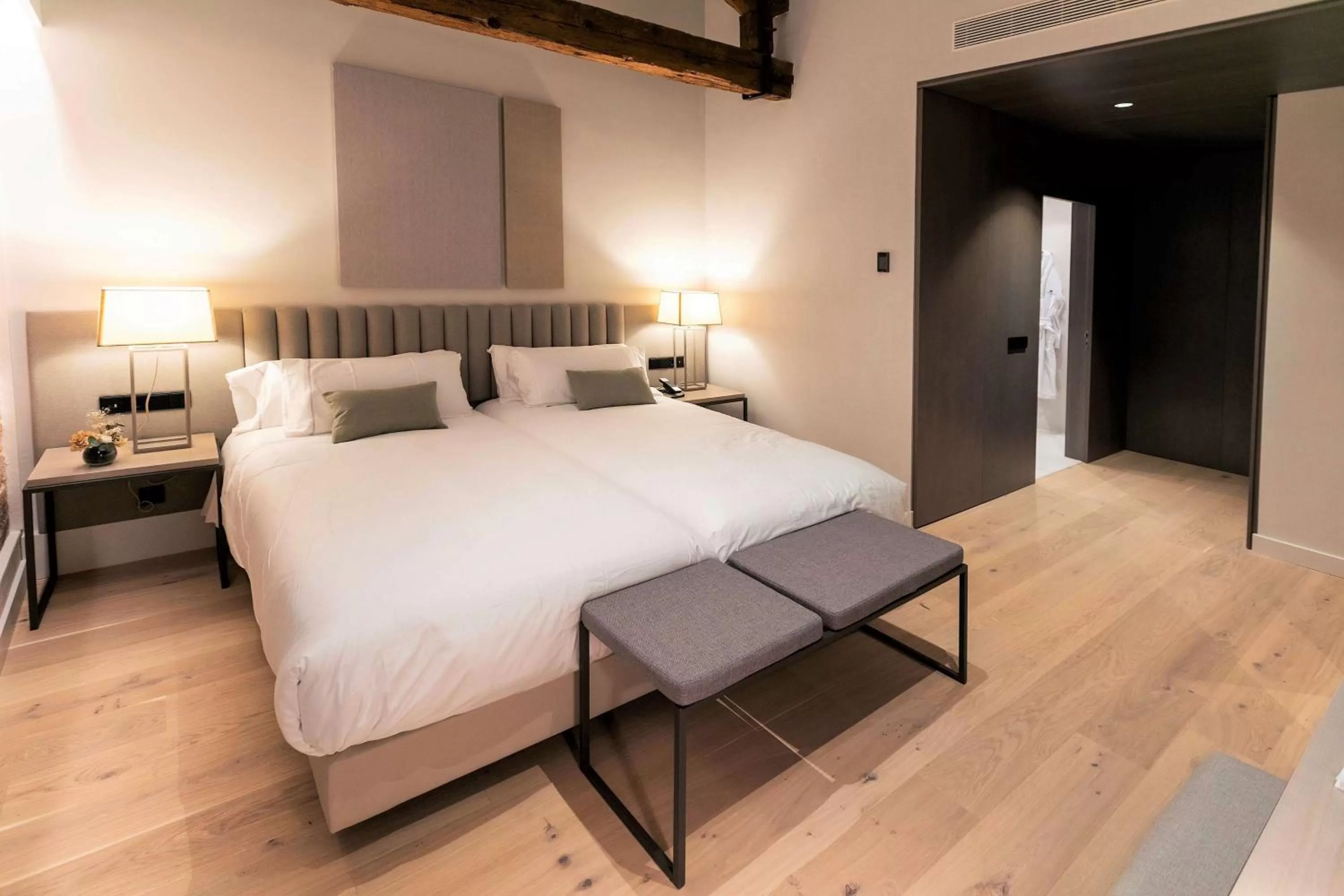 Photo of the whole room, Bed in Sofraga Palacio