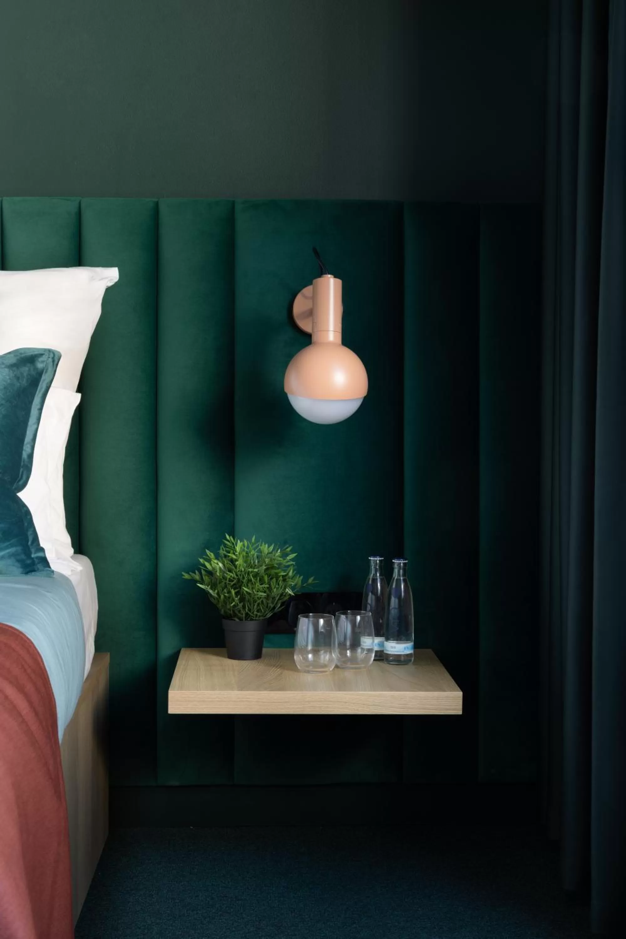 Drinks, Bed in Basecamp Hotel Dortmund