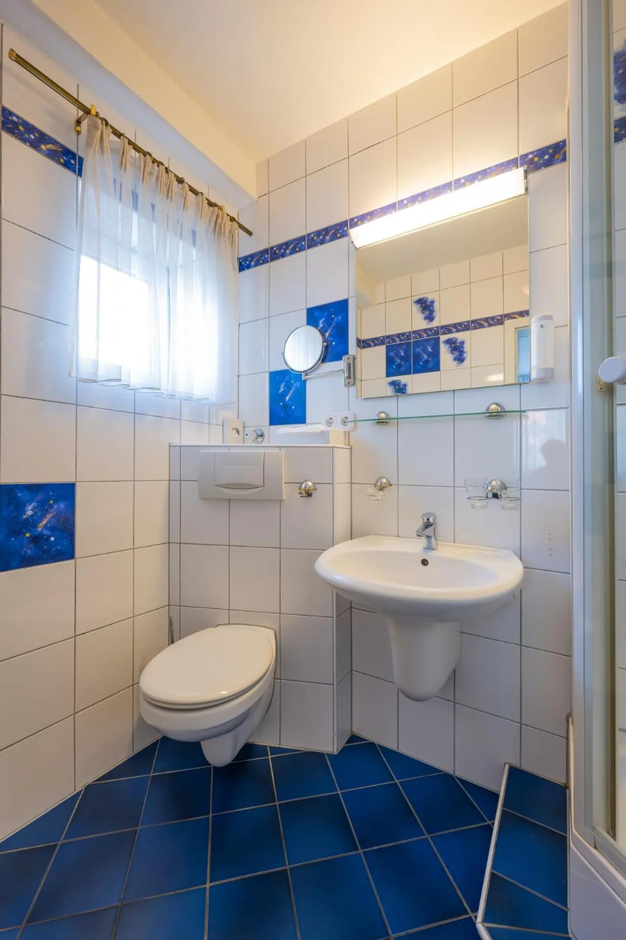 Shower in Ambient Hotel am Europakanal