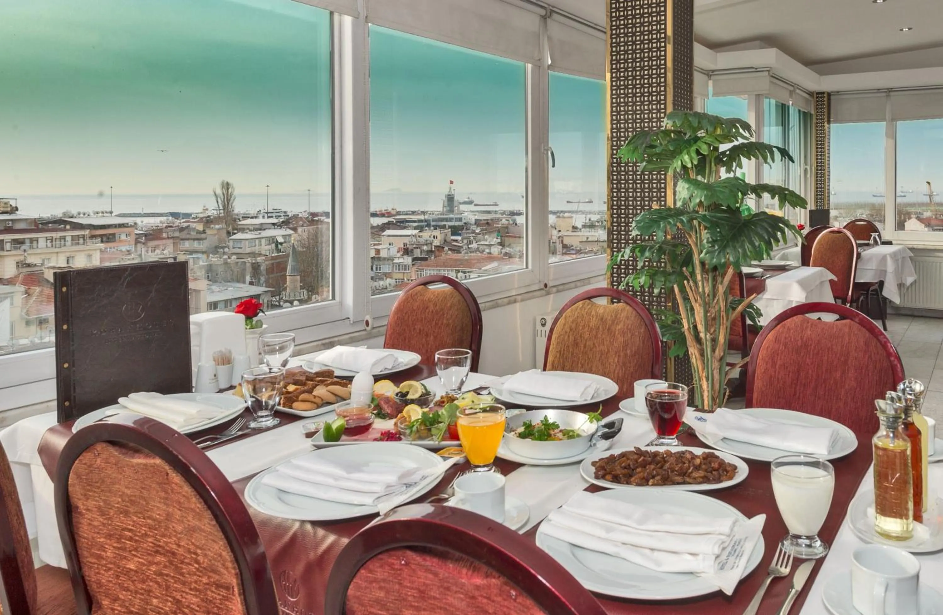 Restaurant/places to eat in Kuran Hotel International