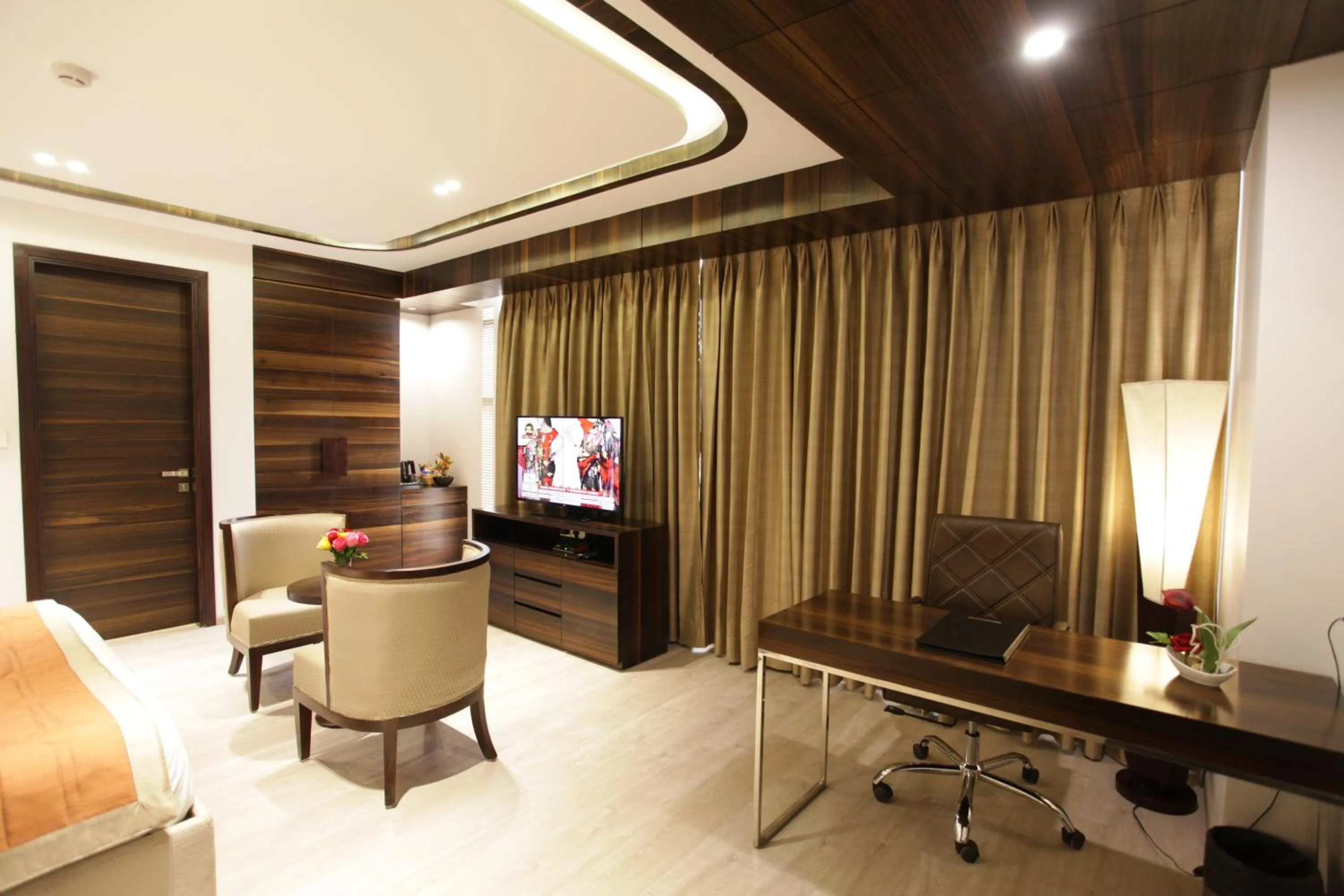 Photo of the whole room in Kaisons Inn (Near Apollo Hospital)