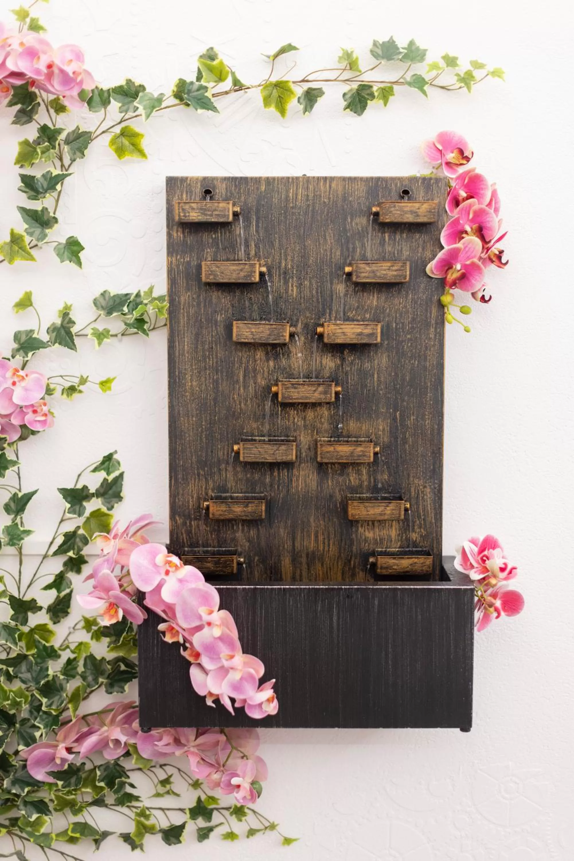 Decorative detail in B&B i MORI