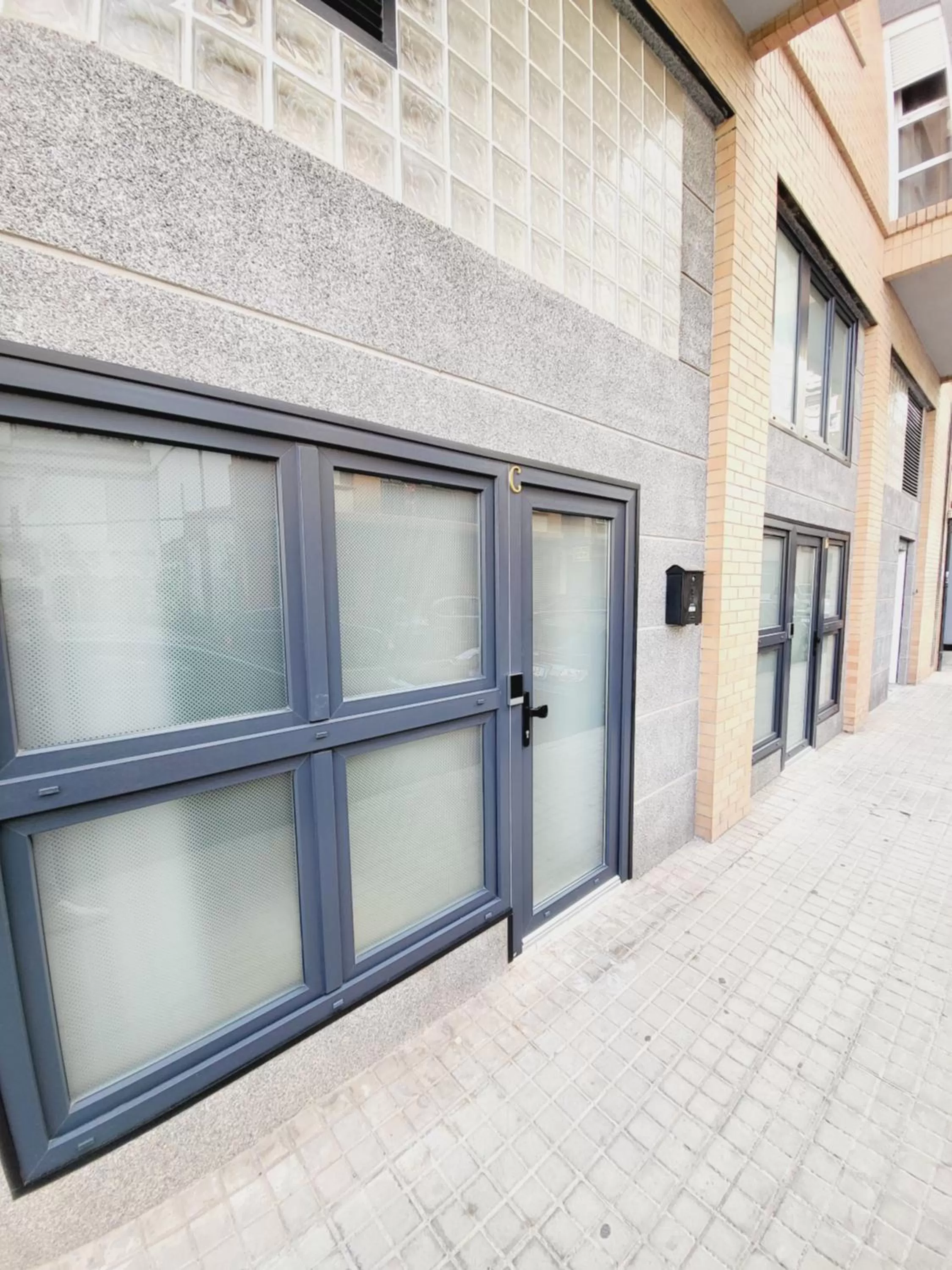 Property building in Carbonell 1