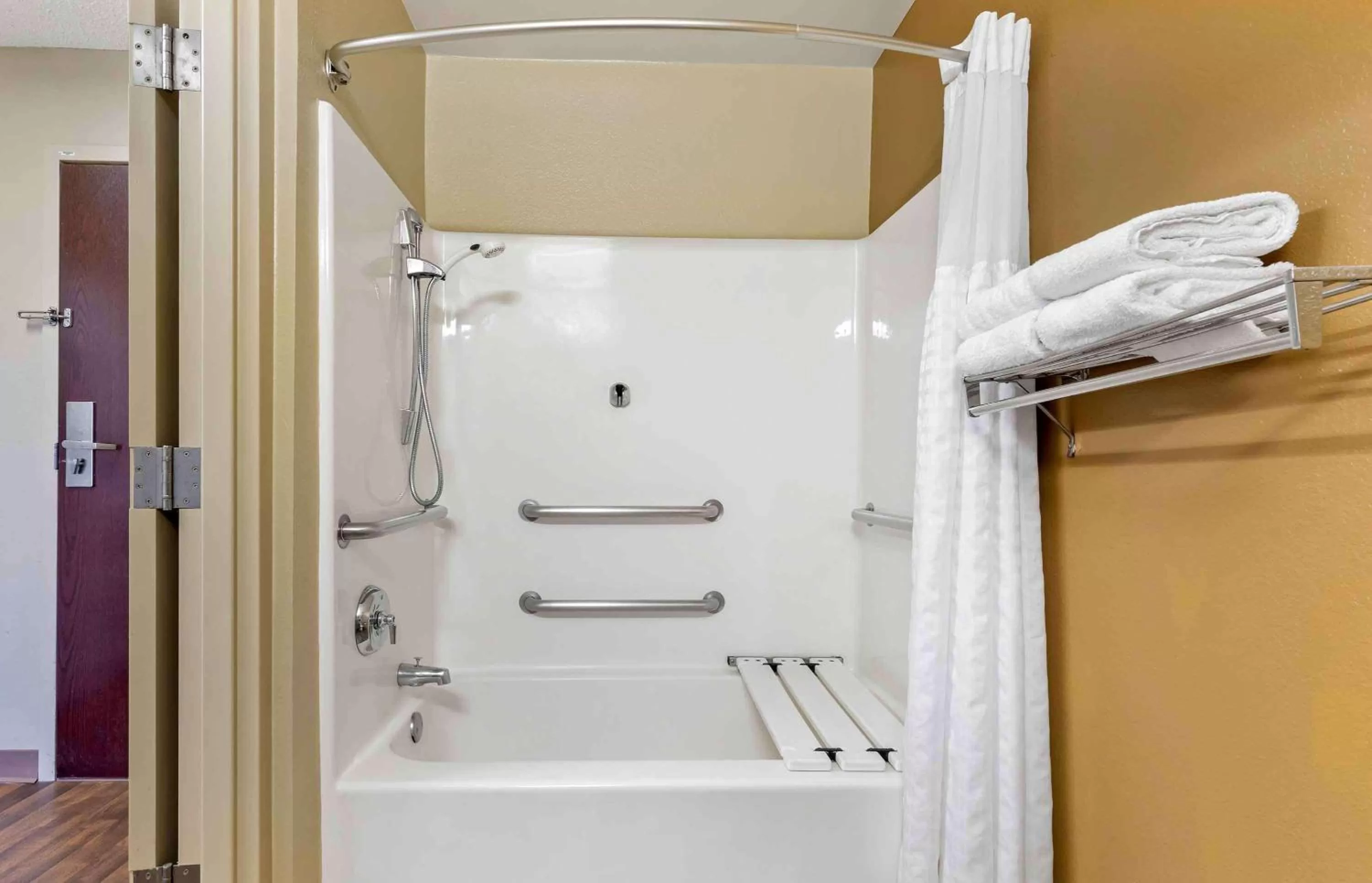 Bathroom in Extended Stay America Select Suites - St Louis - Earth City