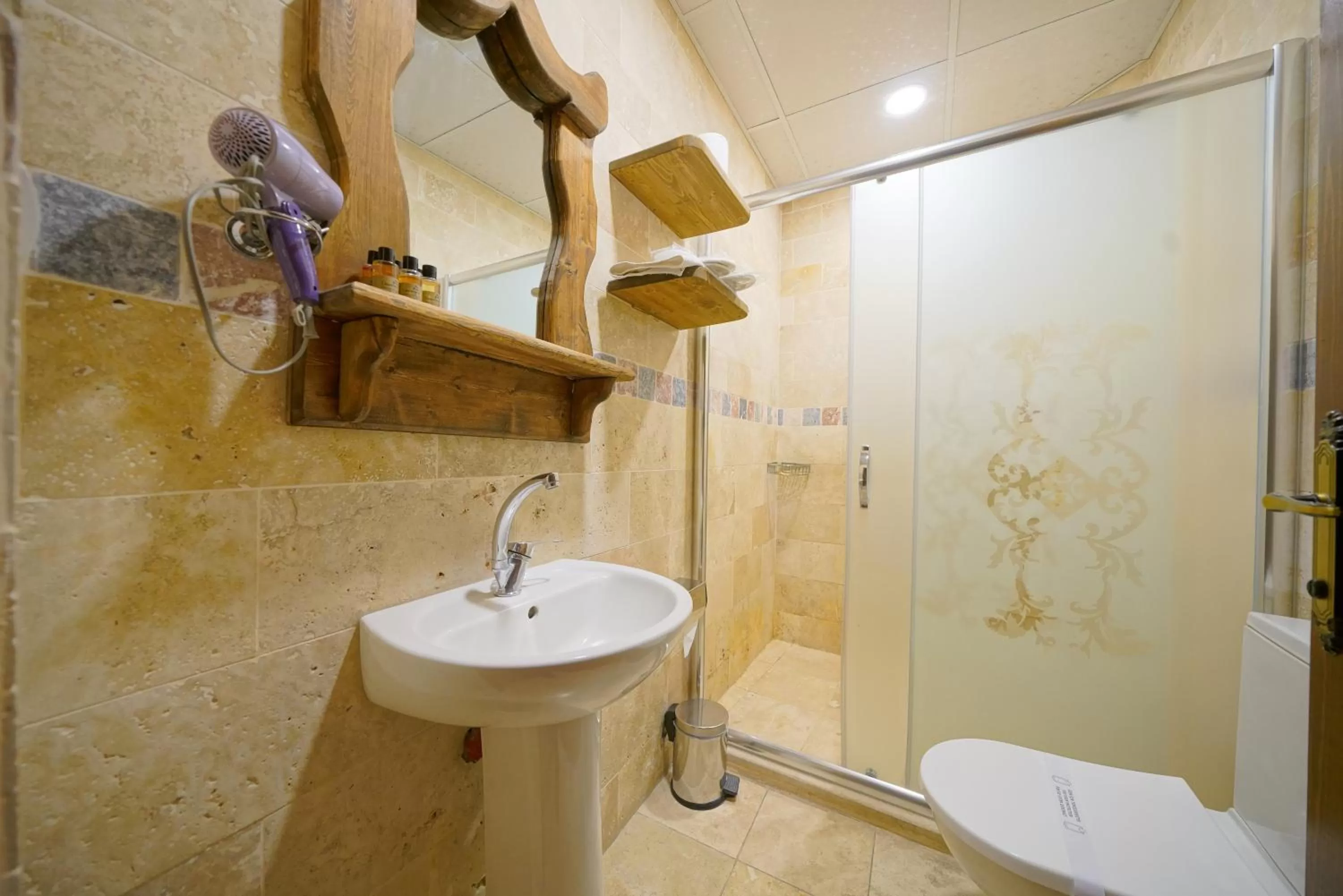 Toilet in Arch Palace