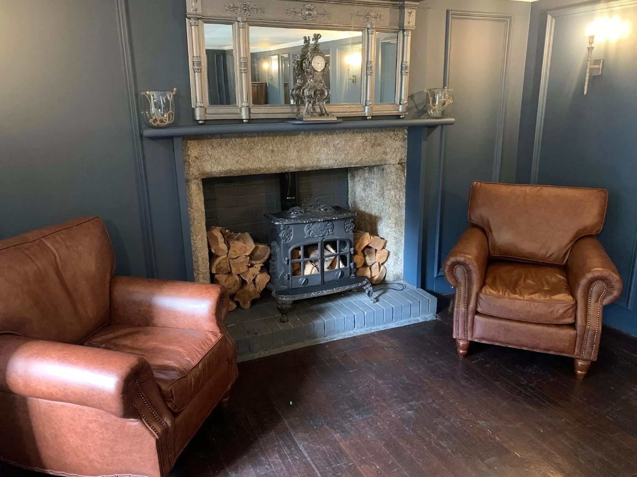 Library in Boscundle Manor