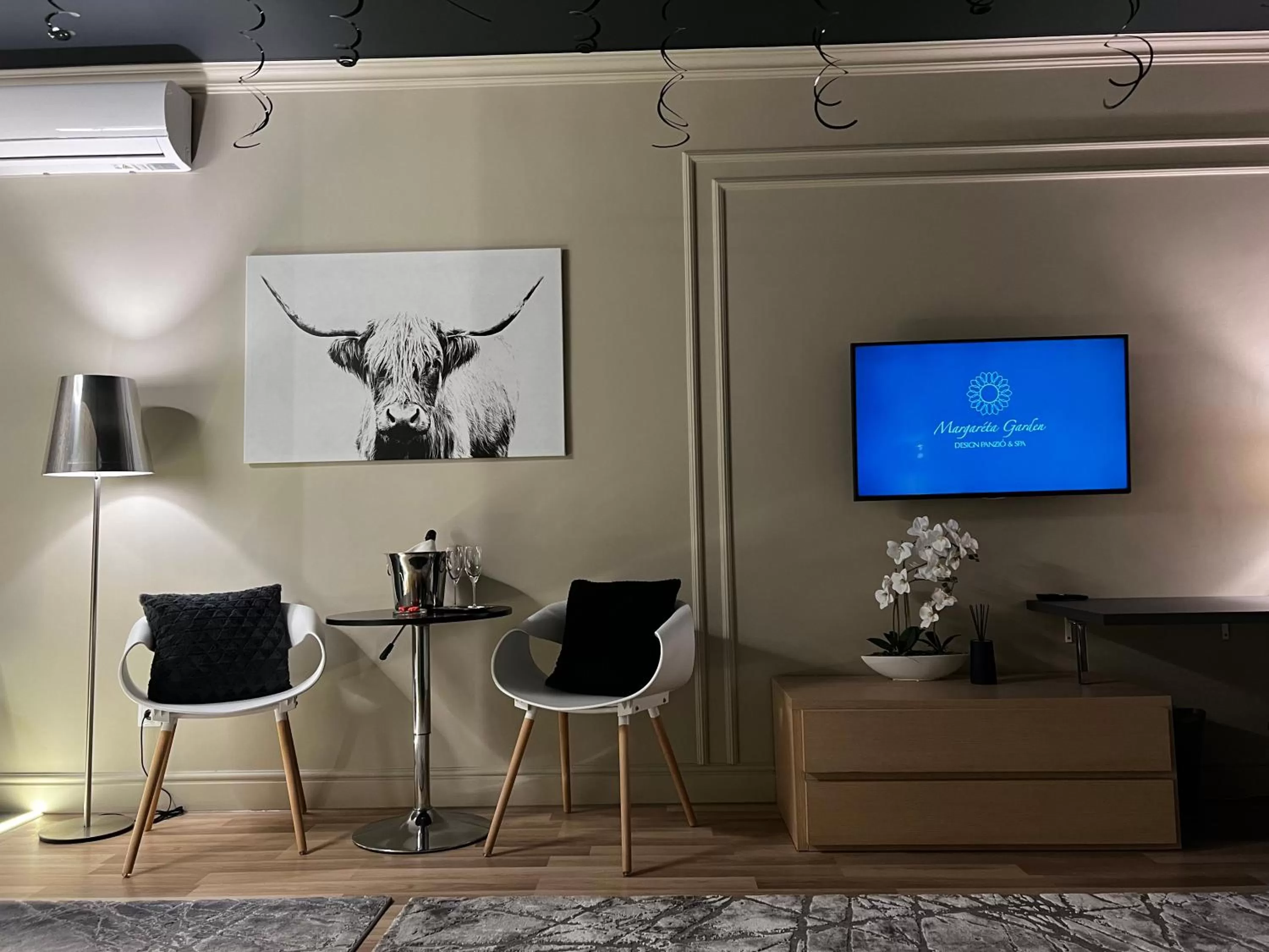 TV and multimedia in Margaréta Garden & SPA