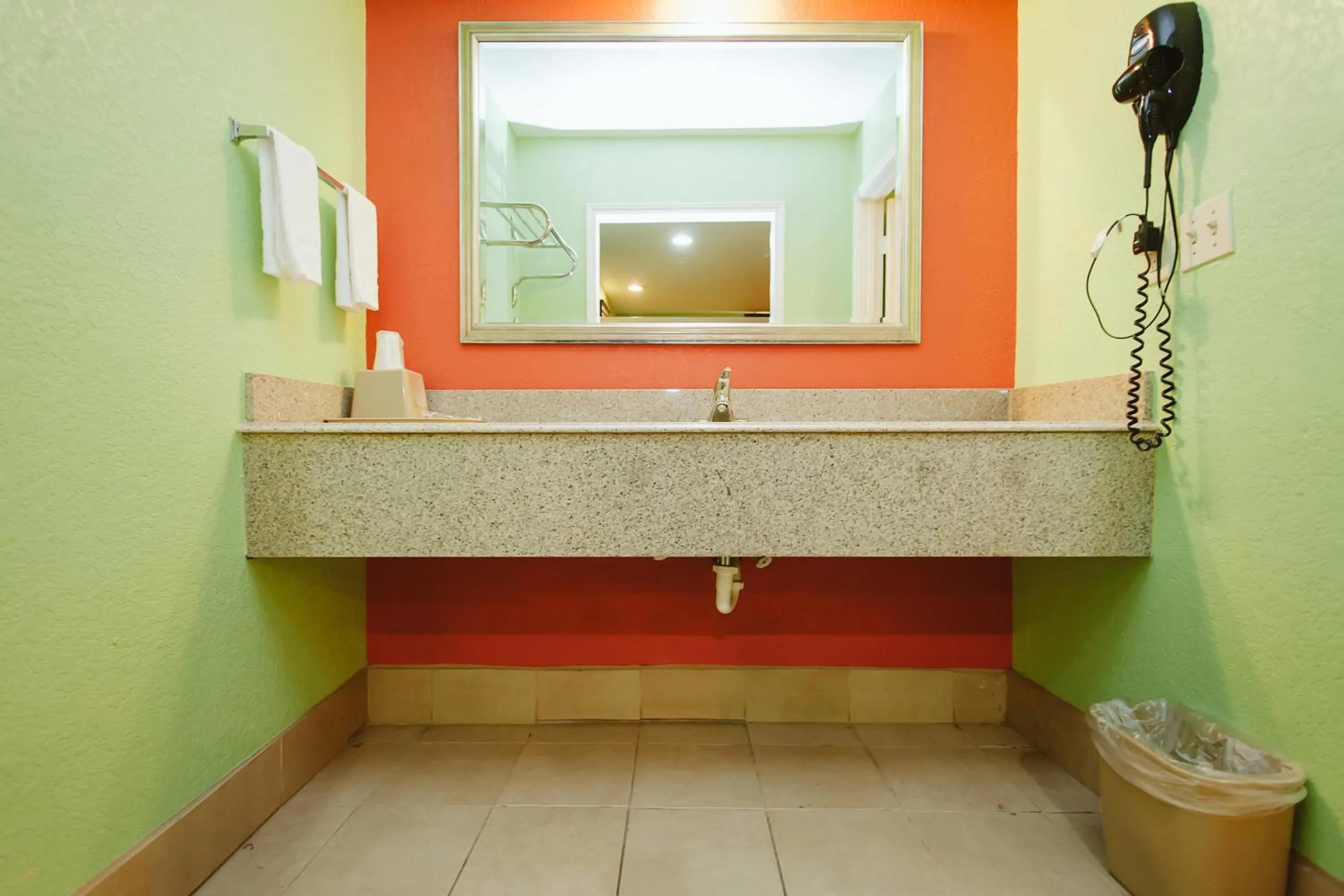 Property building in REGENCY INN - CHANNELVIEW