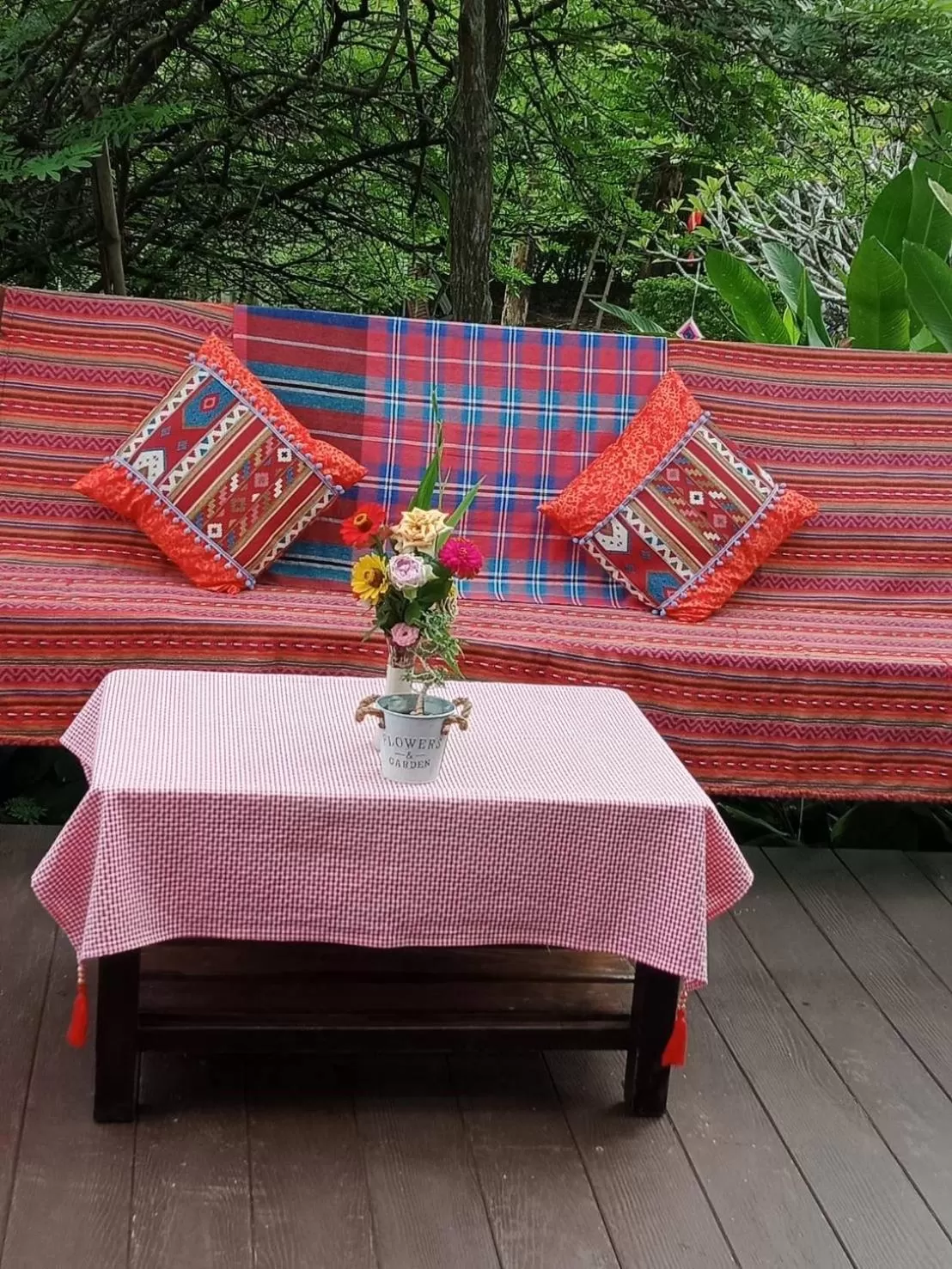 Seating area in Pura Vida Pai Resort