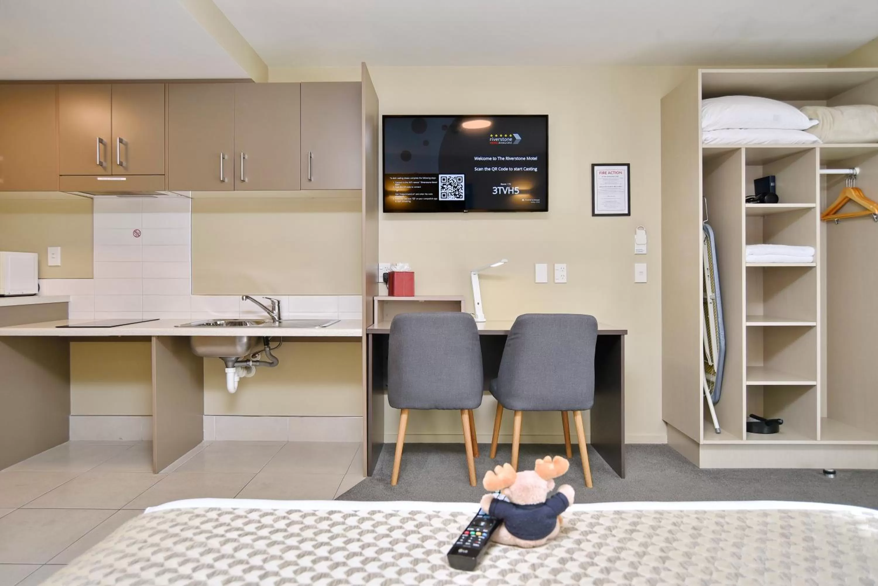 TV and multimedia, Bed in The Riverstone