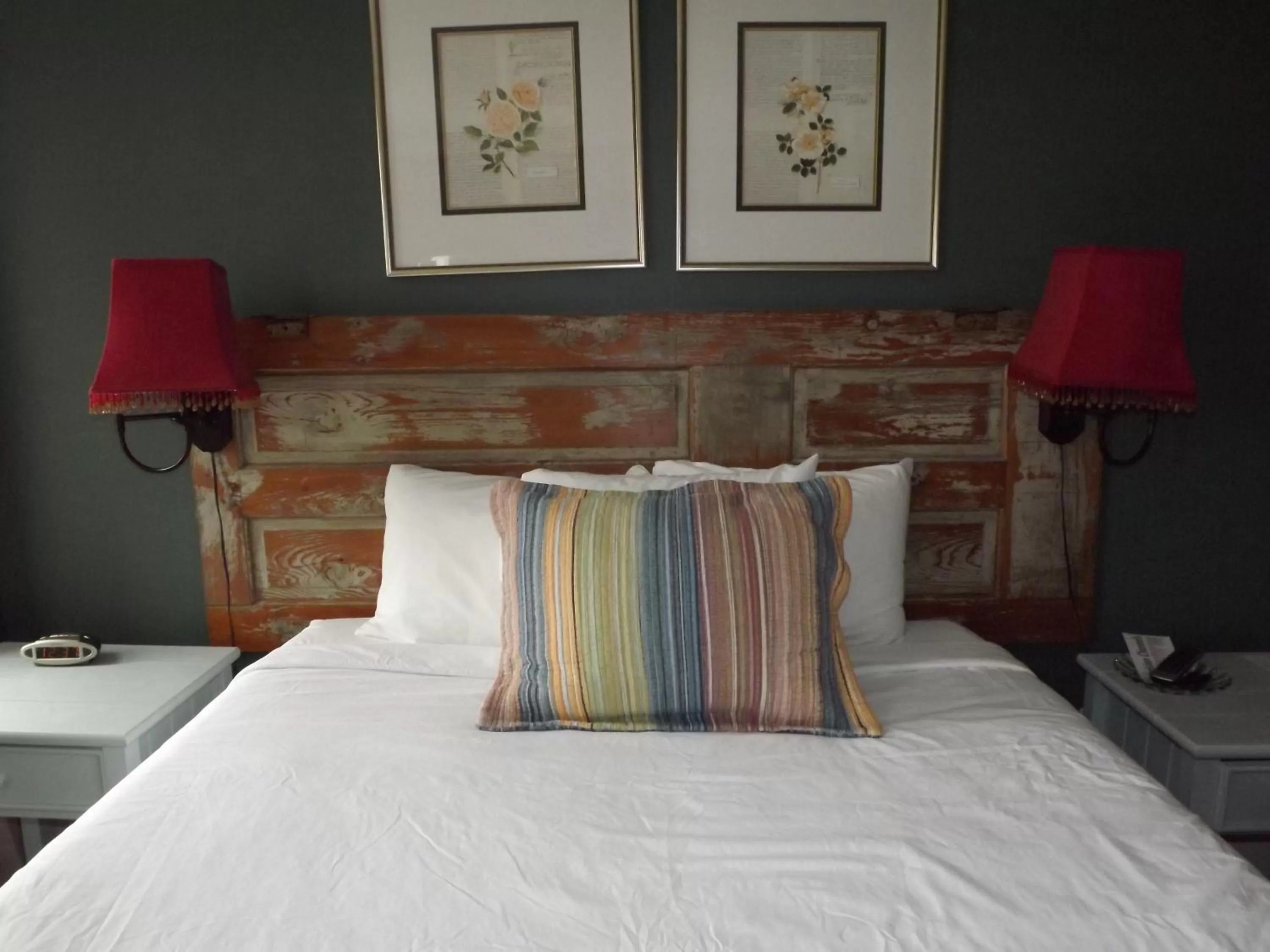 Bed in William Watson Hotel