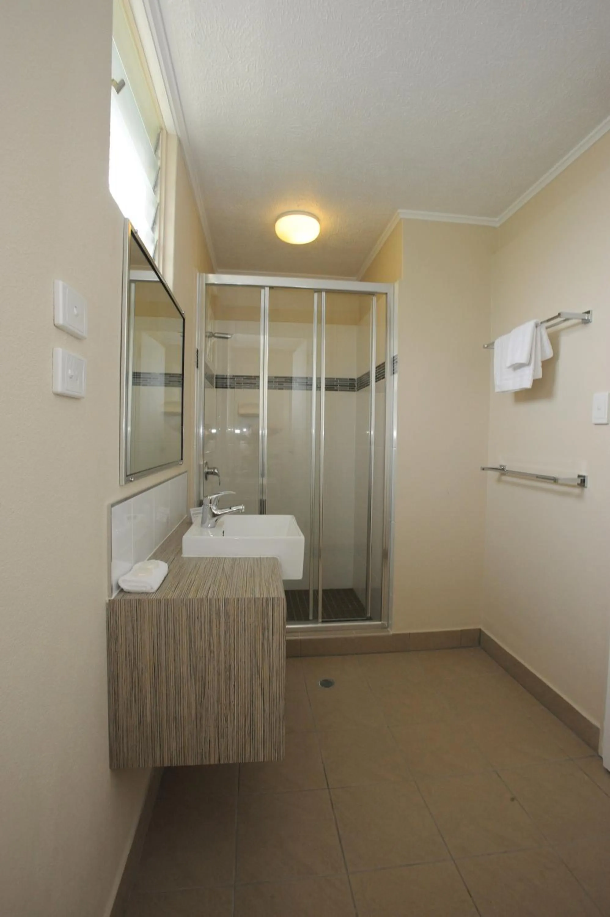 Bathroom in Shoredrive Motel