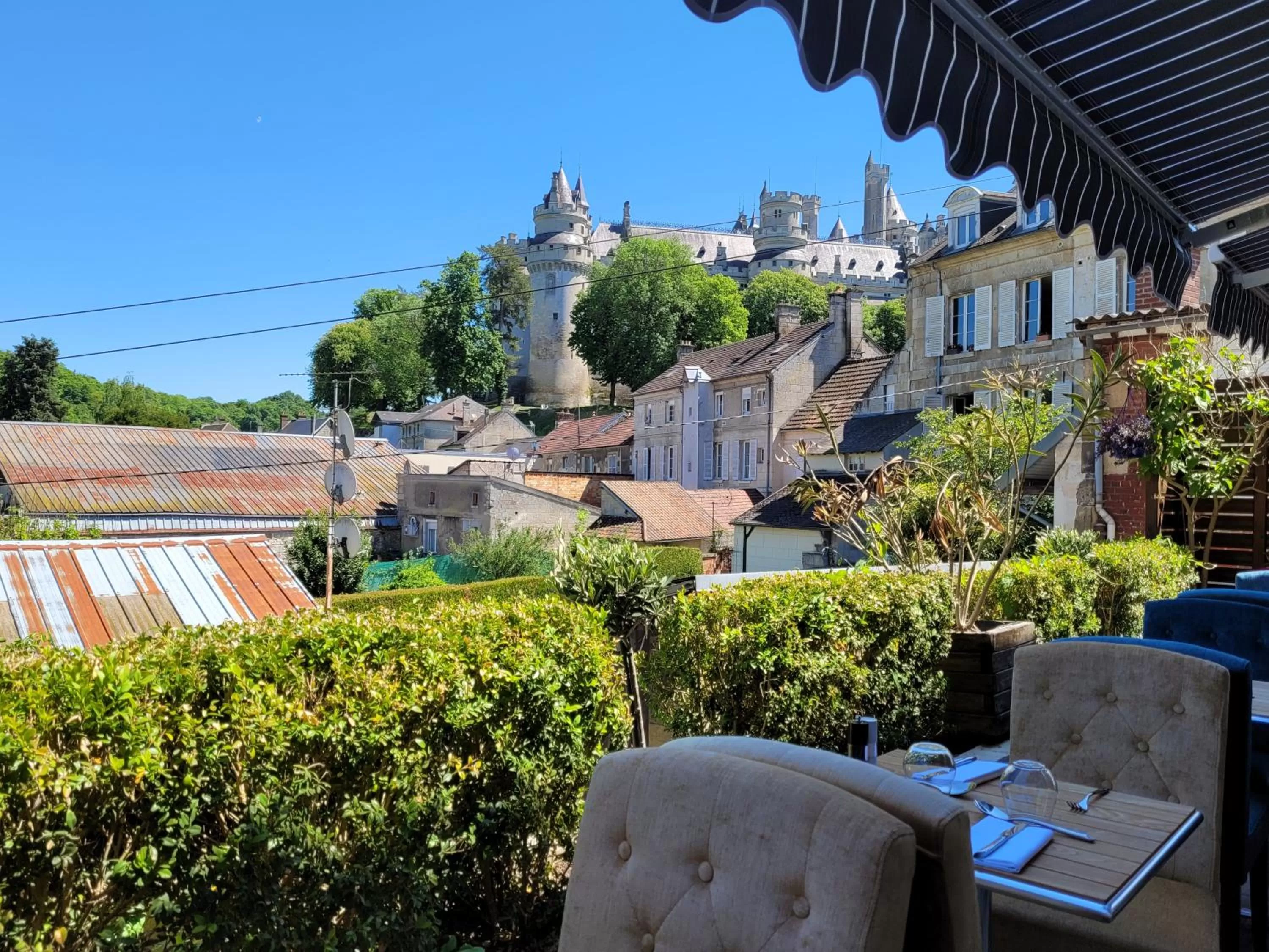 Restaurant/places to eat in Castello