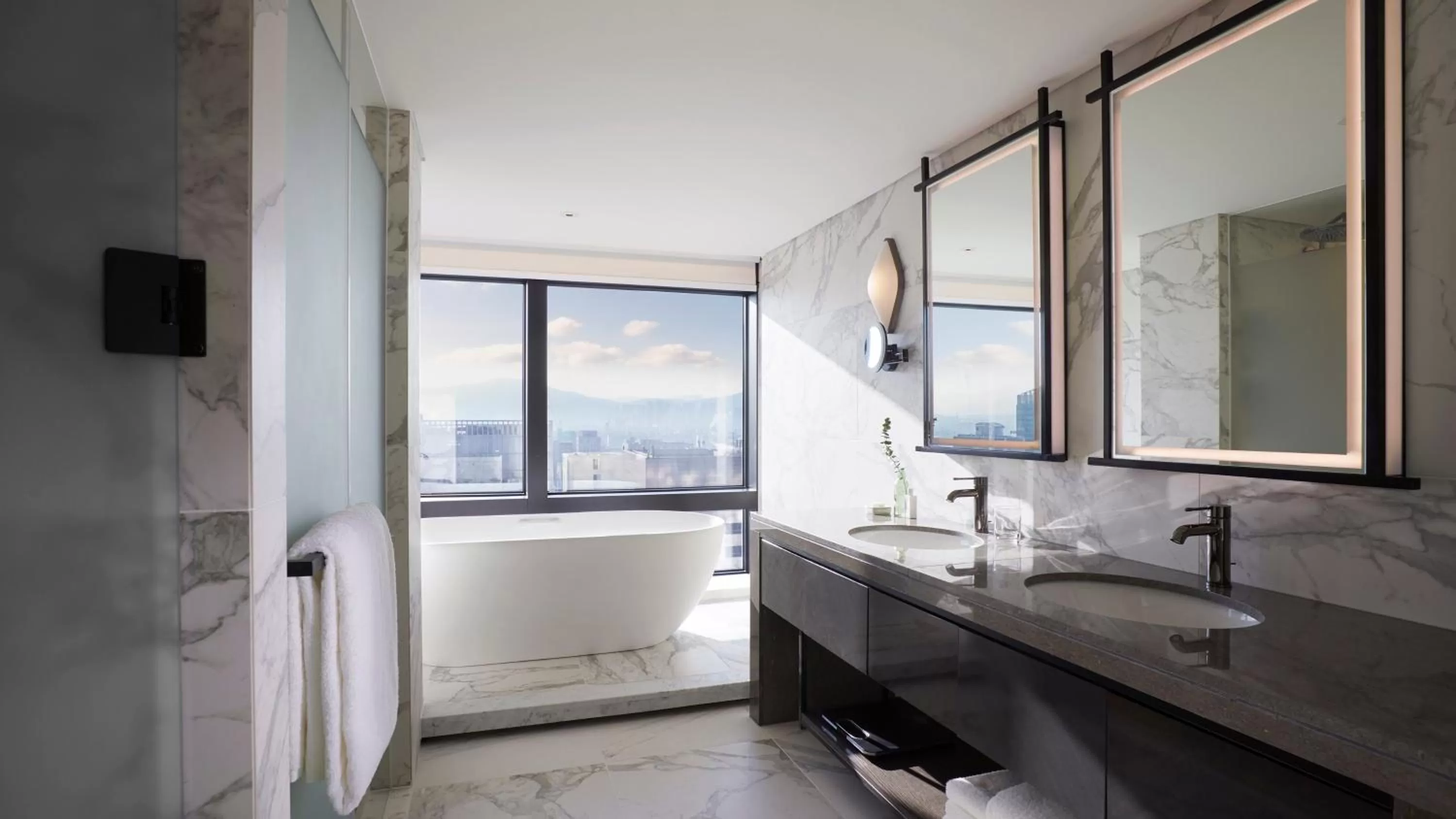 Bedroom in Grand InterContinental Seoul Parnas by IHG