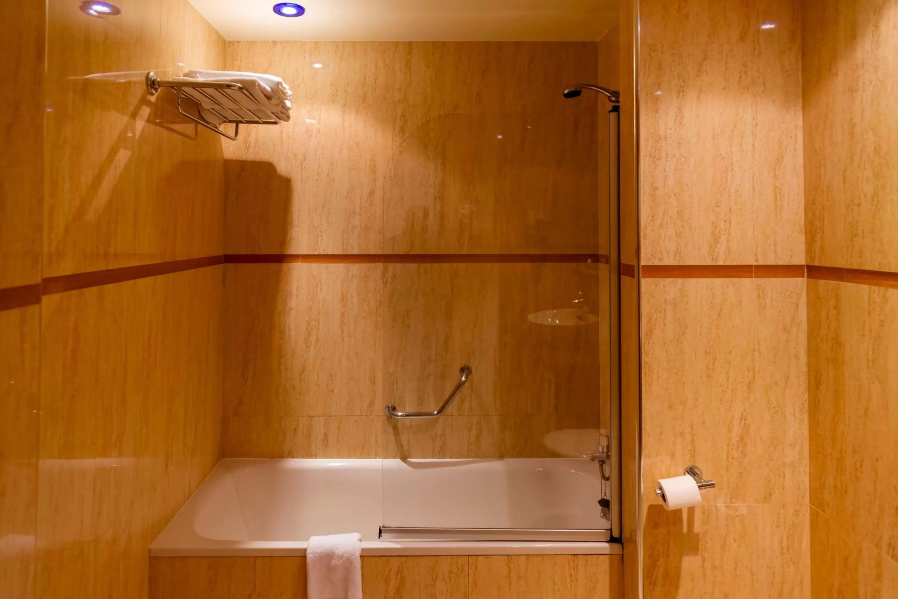 Shower in Ramblas Vendrell