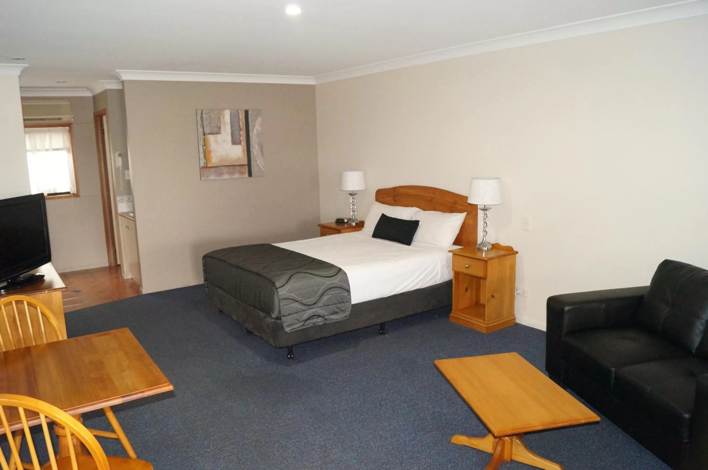 Bedroom in Asters On James Motor Inn