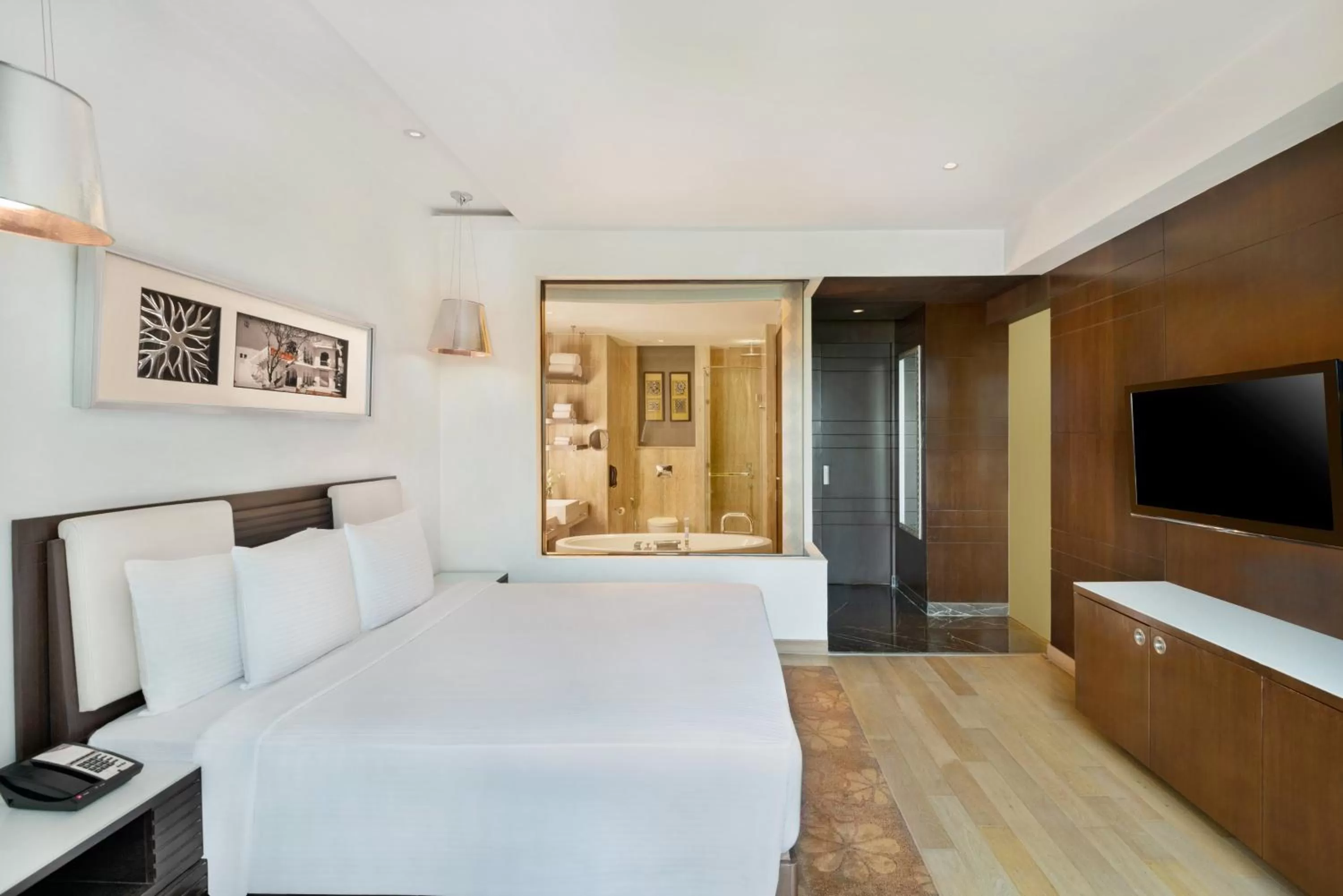 Photo of the whole room, Bed in Crowne Plaza Greater Noida by IHG