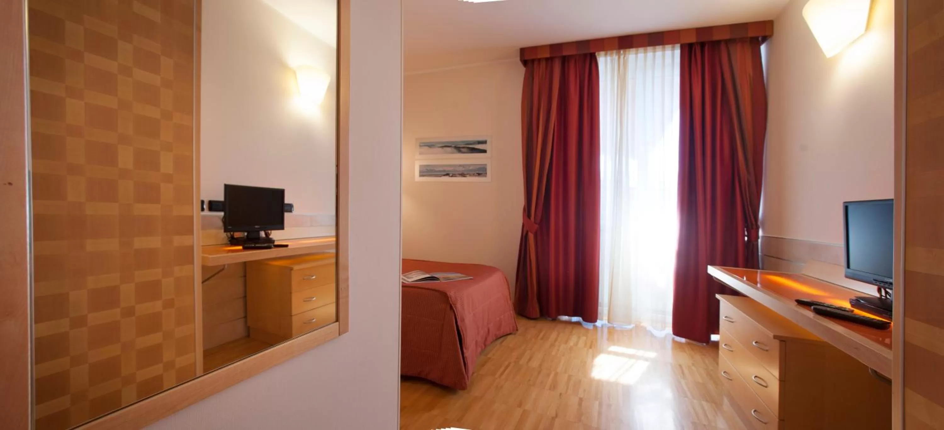 Bedroom, Bed in AlbaResidence Masera26