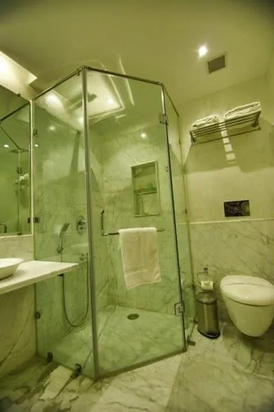 Bathroom in Hotel JRD Exotica-Business Hotel