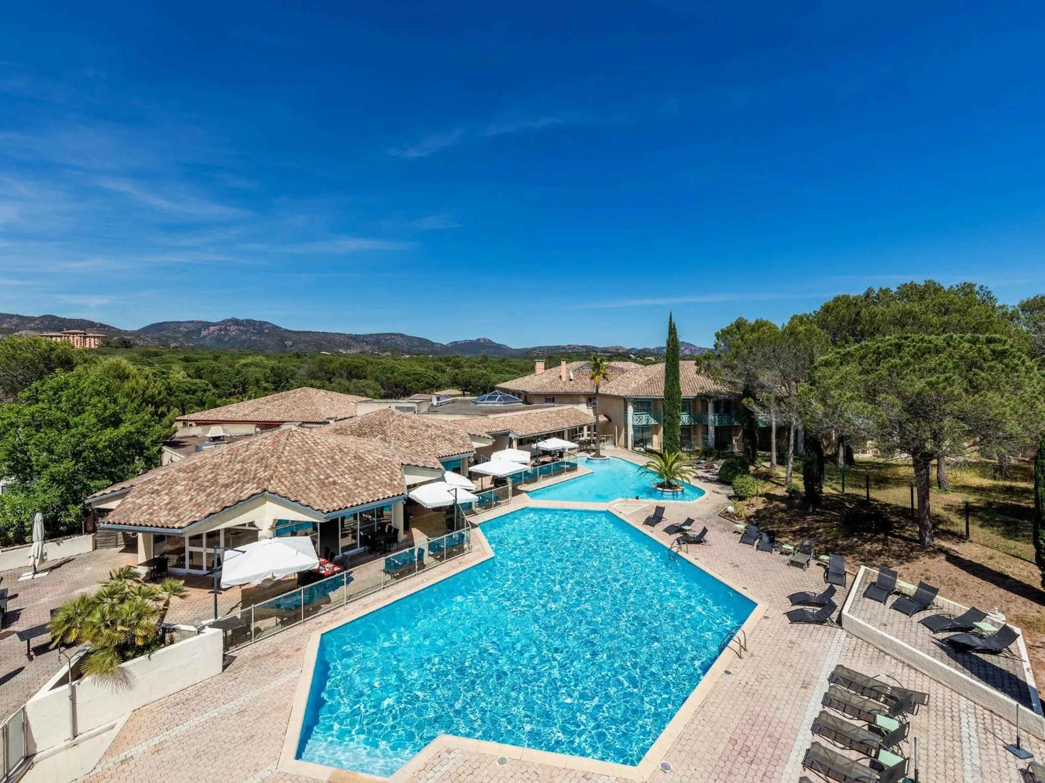 Bird's eye view in Garrigae Domaine de l'Esterel - piscine & SPA Cinq Mondes