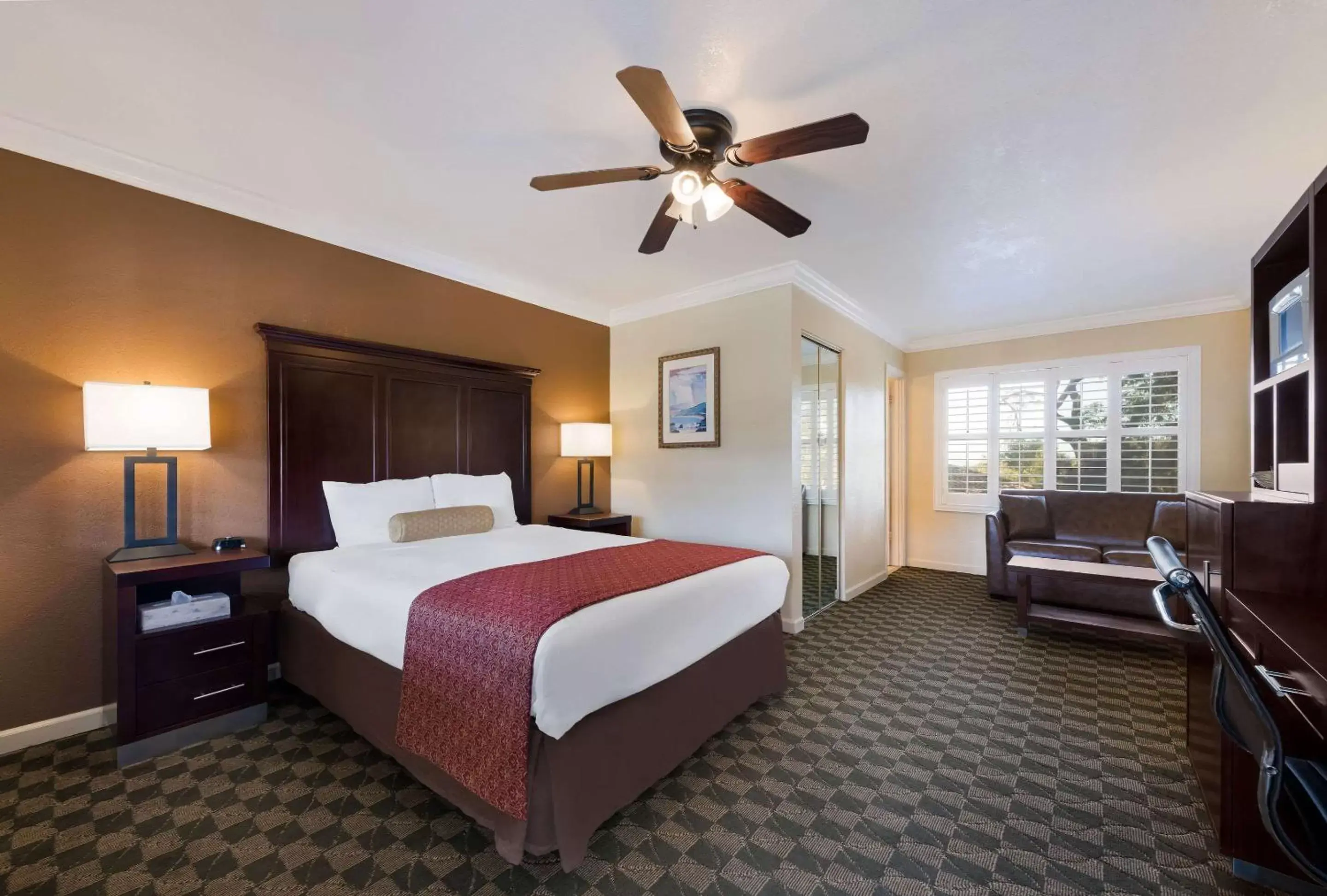 Queen Suite with Sofa Bed - Non-Smoking in Clarion Collection Wilkie's Inn Pacific Grove - Monterey Queen Suite with Sofa Bed - Non-Smoking in Clarion Collection Wilkie's Inn Pacific Grove - Monterey