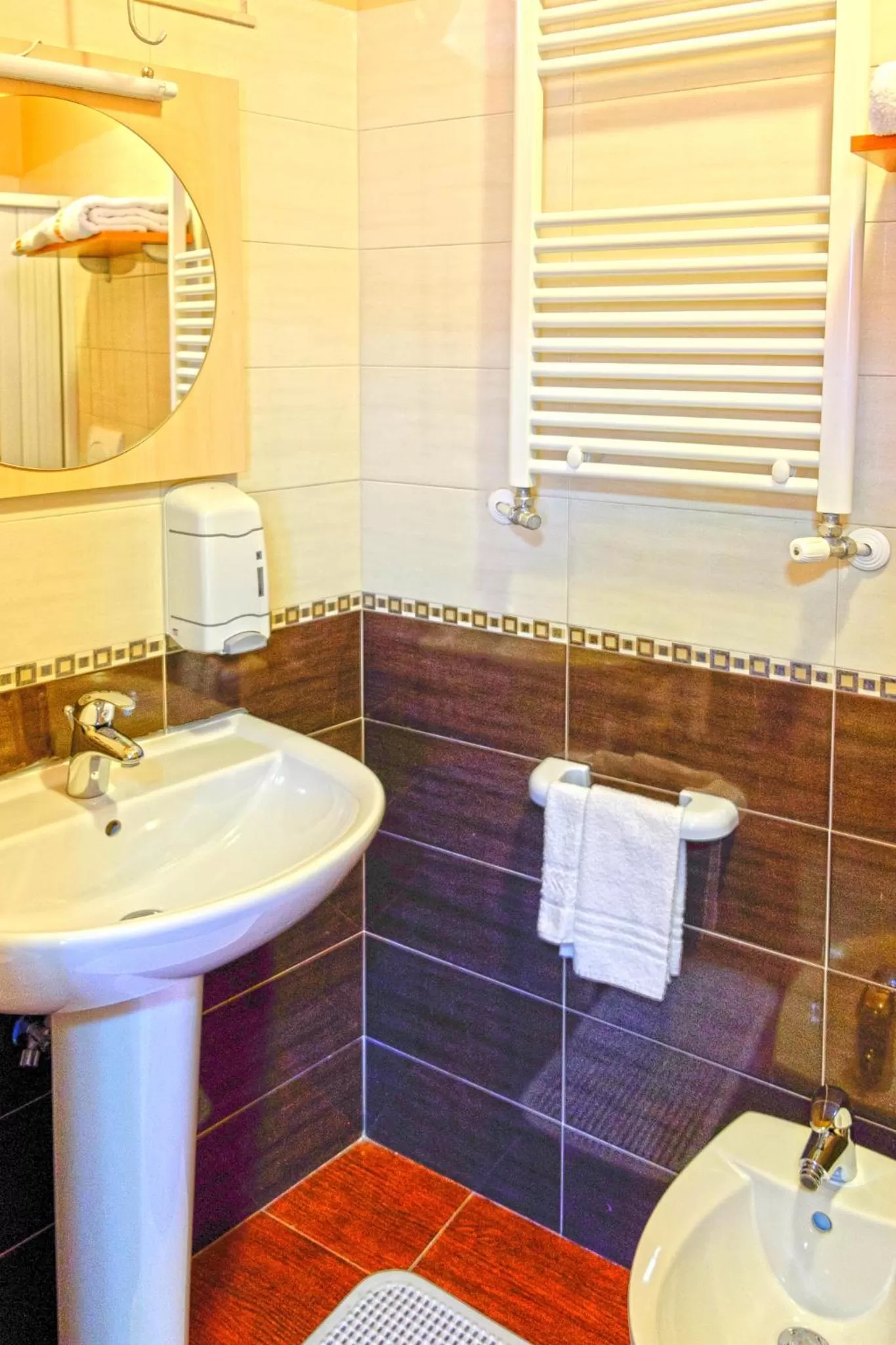 Bathroom in Golden Dreams B&B