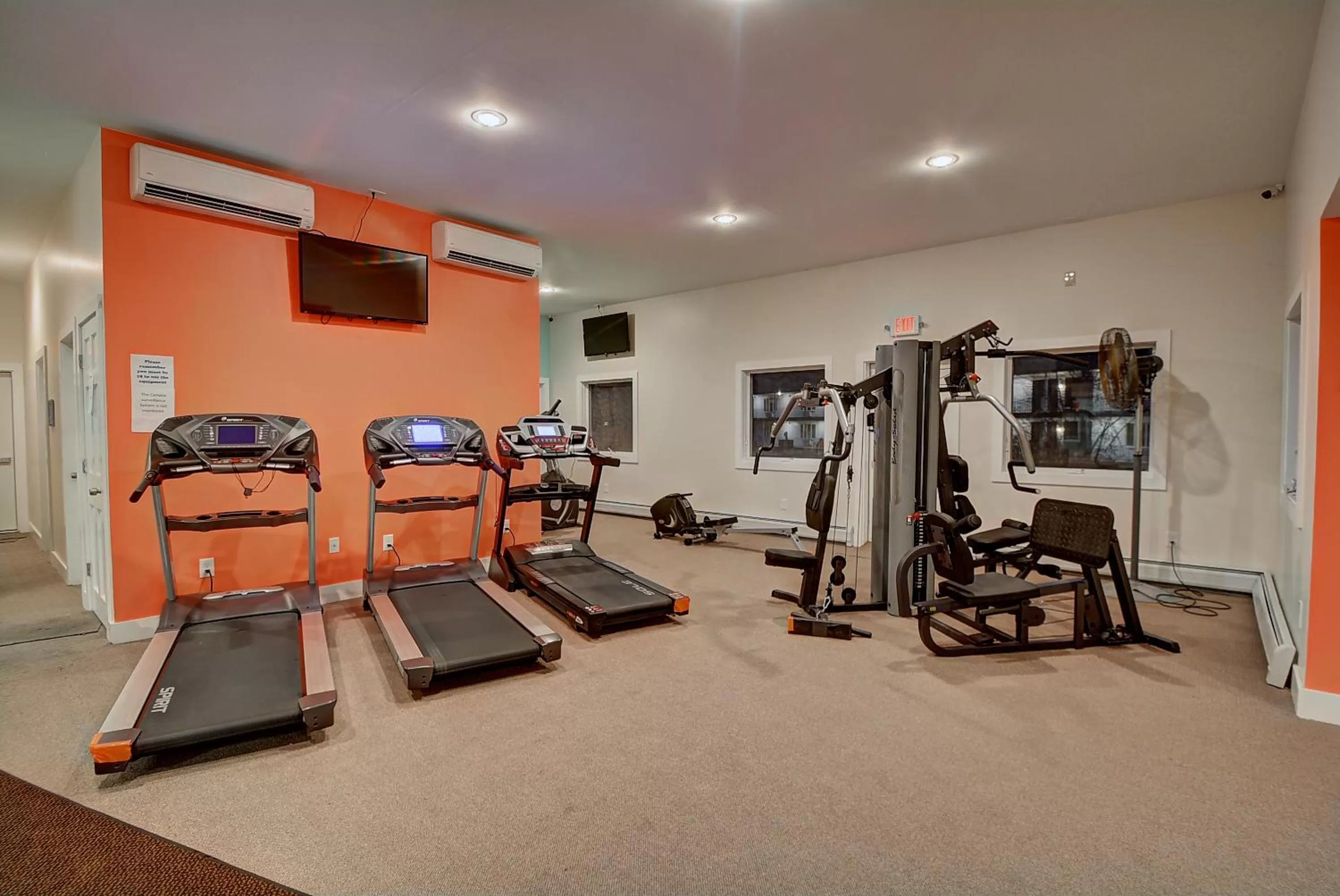 Fitness centre/facilities in Colonial Motel and Spa