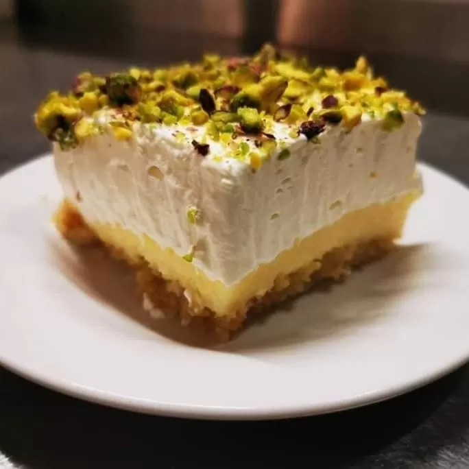 Restaurant/places to eat, Food in Platoni Elite