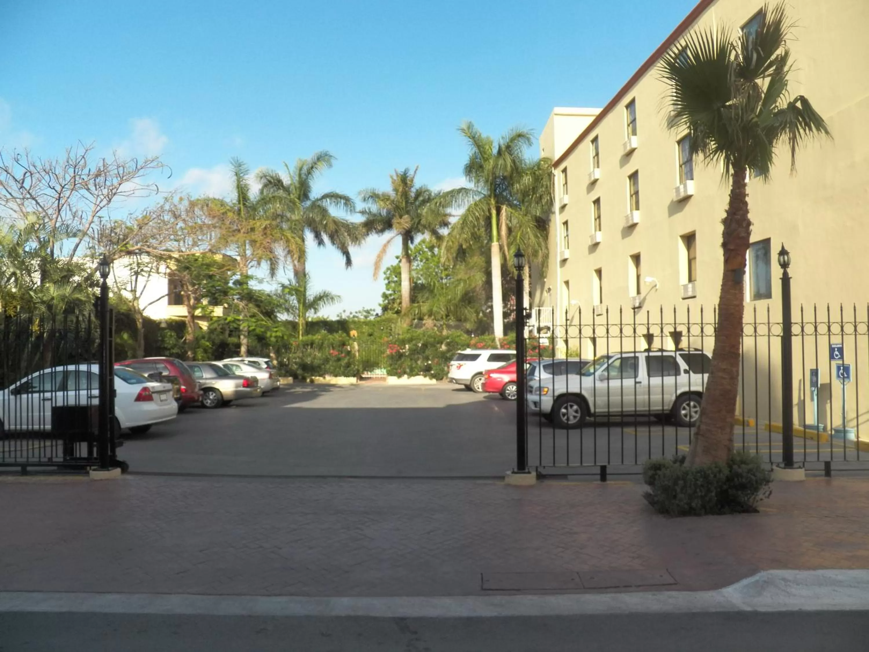 Property building in Best Western Hotel Plaza Matamoros