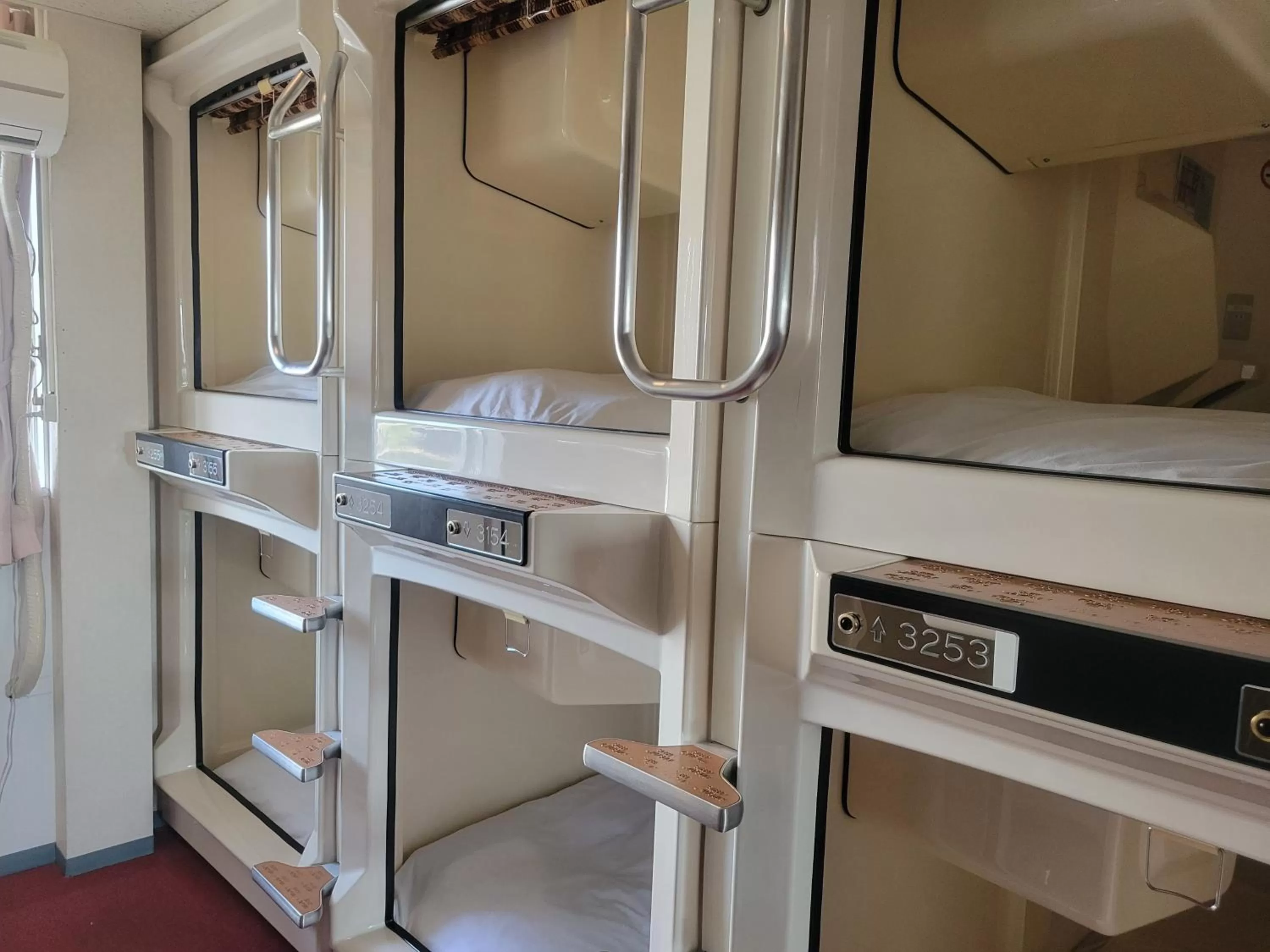 bunk bed in Saga City Hotel