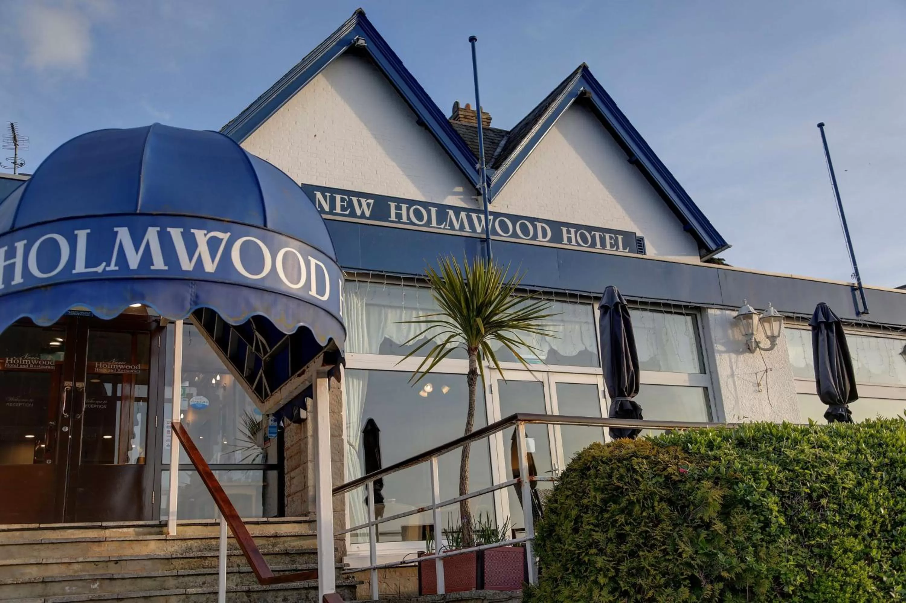 Property building in BEST WESTERN New Holmwood Hotel