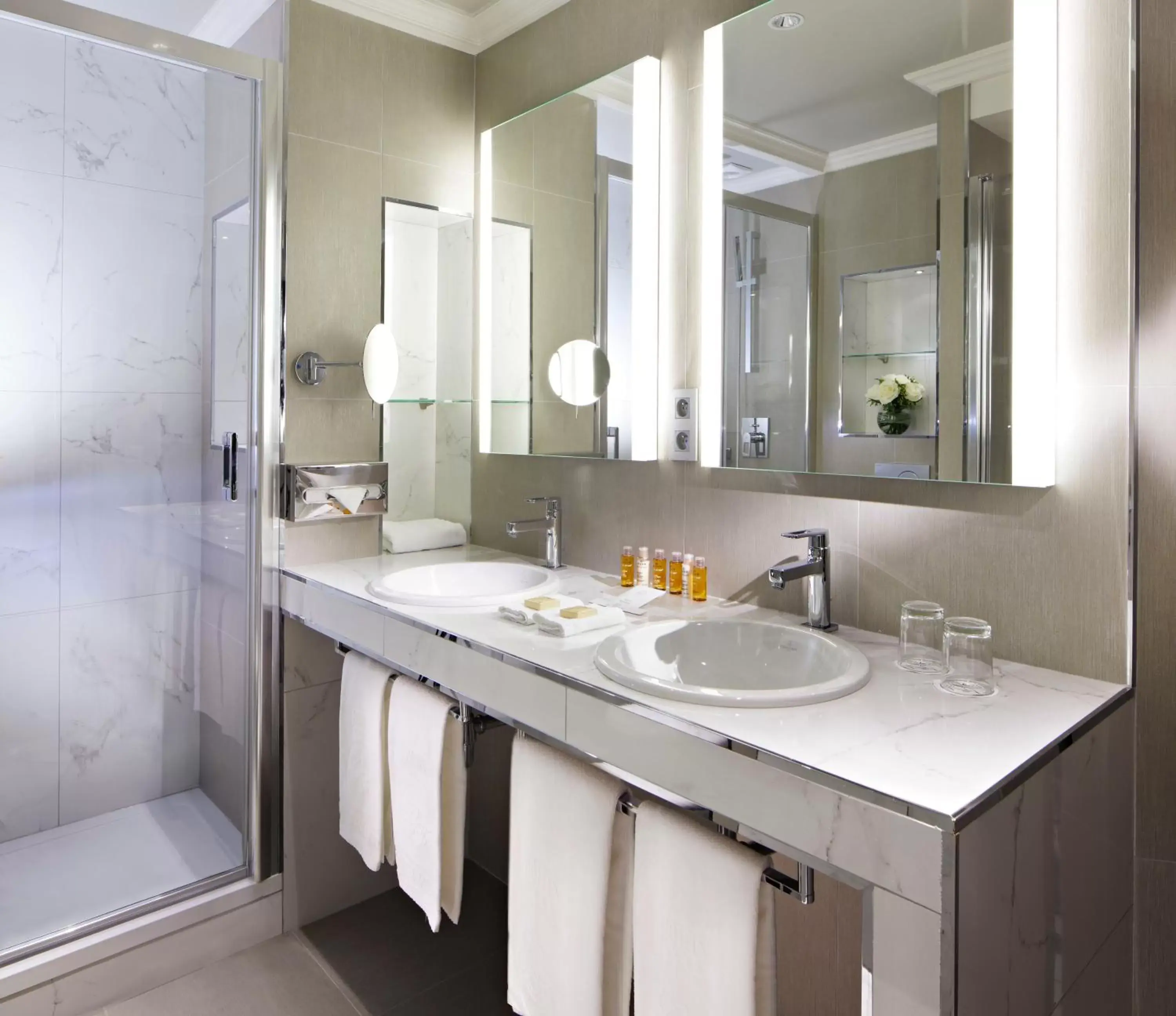 Junior Suite in Rochester Champs Elysees Junior Suite in Rochester Champs Elysees