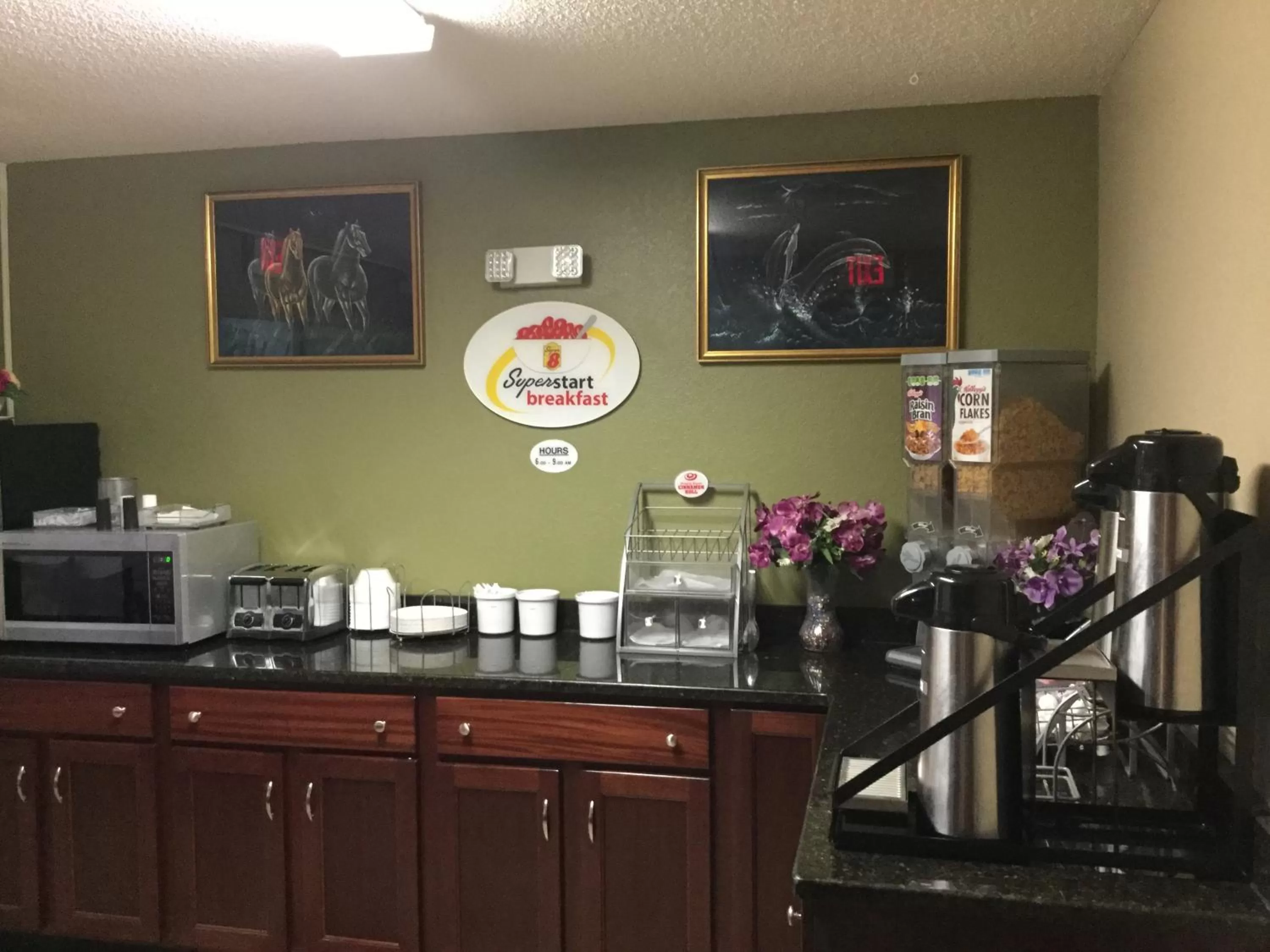 Coffee/tea facilities in Super 8 by Wyndham Amsterdam