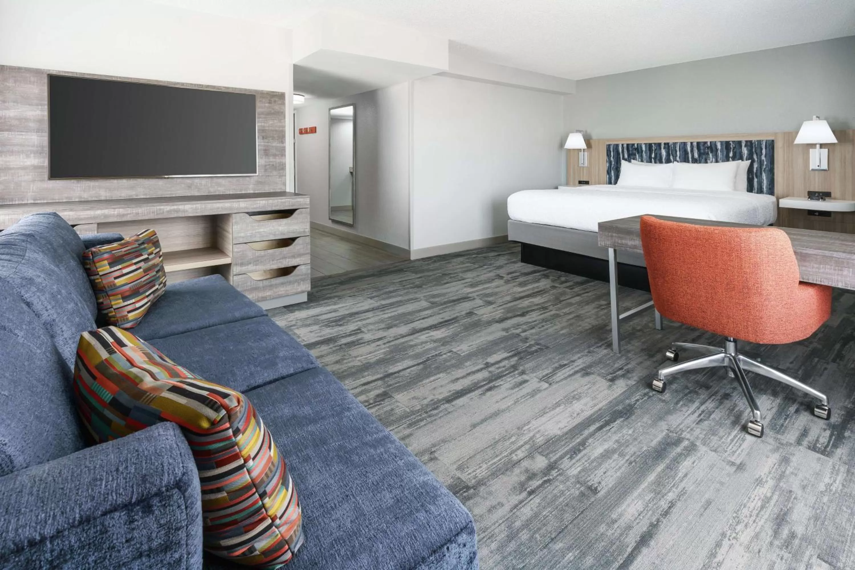 Bedroom, Bed in Hampton Inn & Suites Tampa Ybor City Downtown