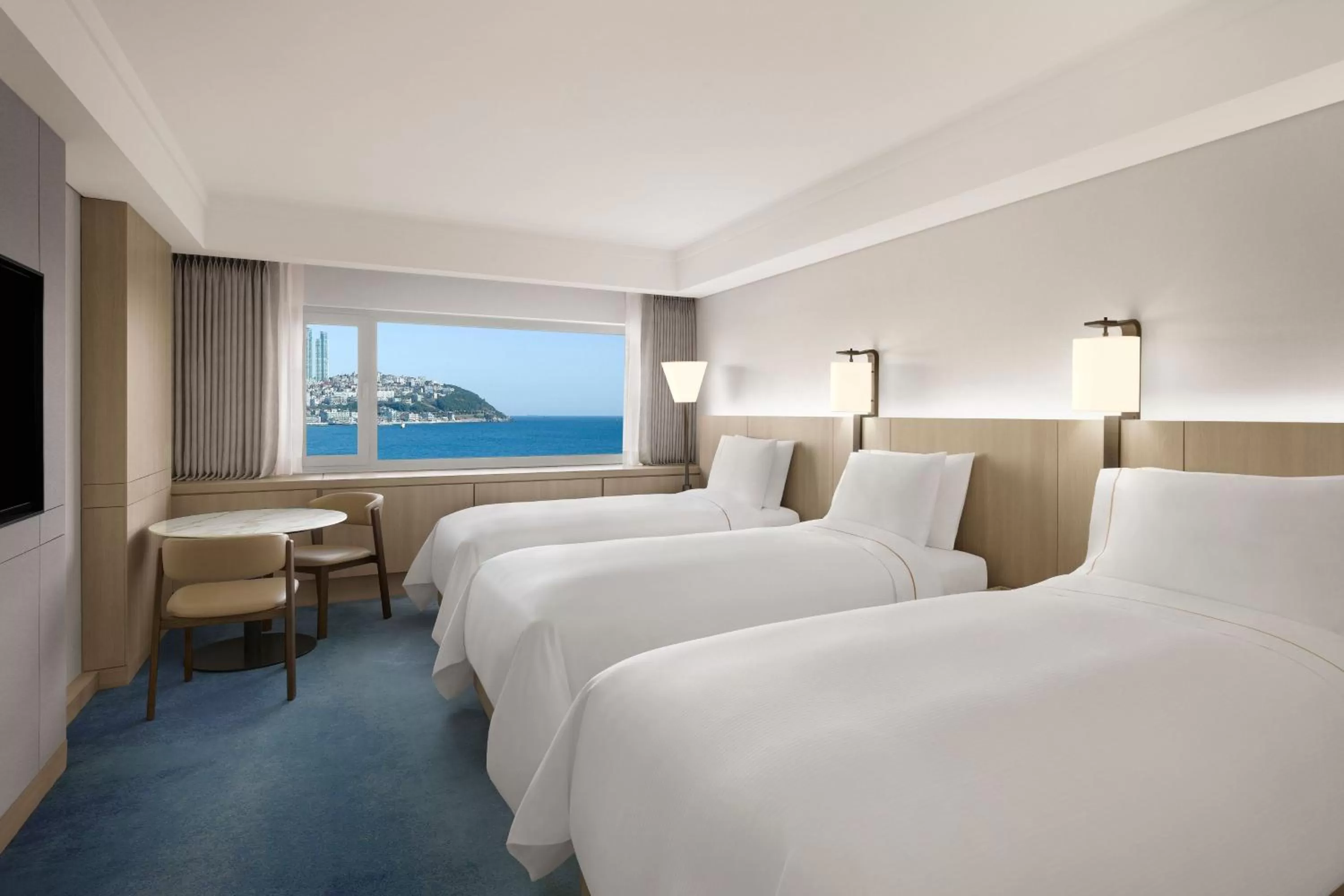 Beach, Bed in The Westin Josun Busan