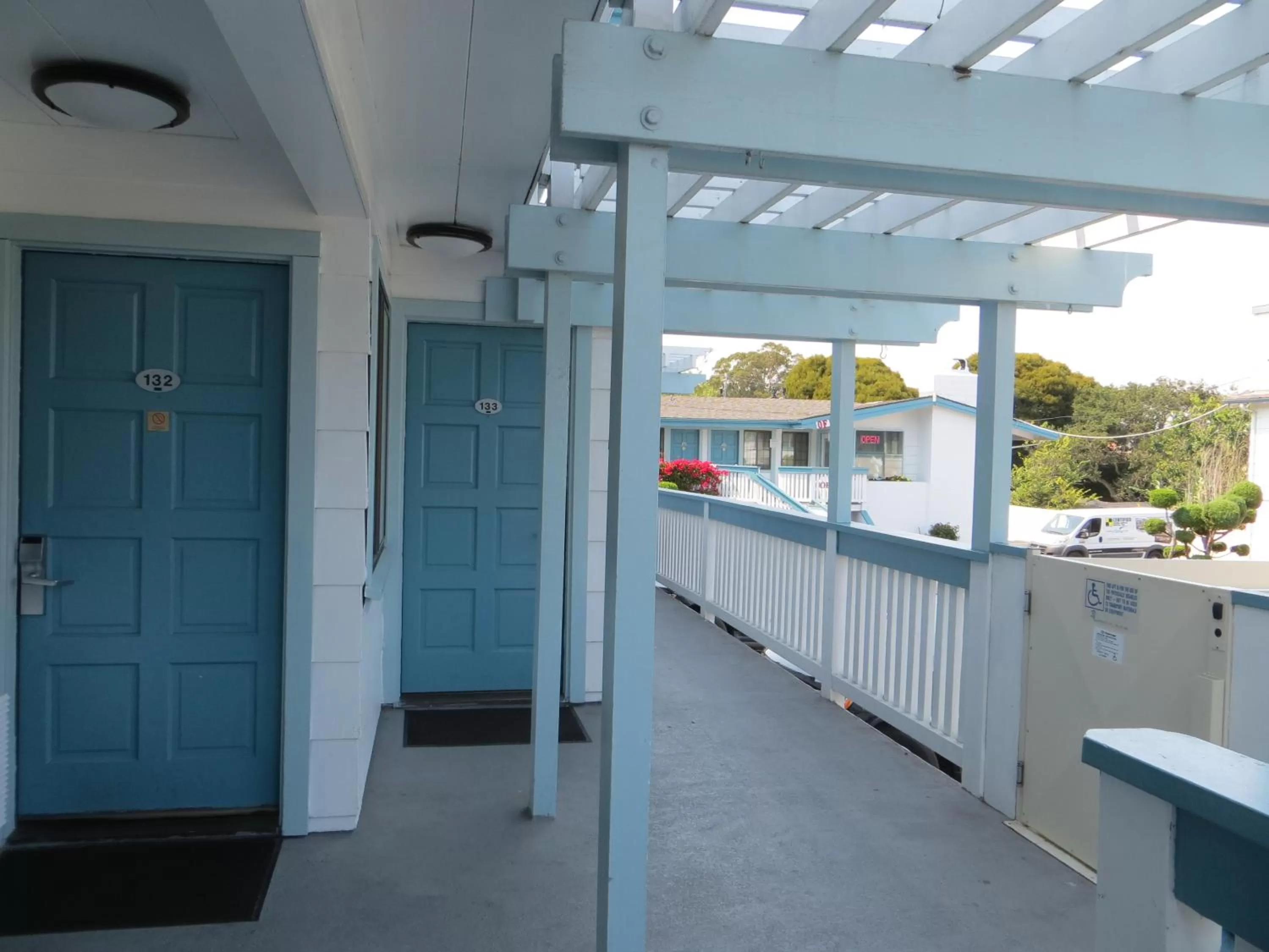 Property building in Arbor Inn Monterey