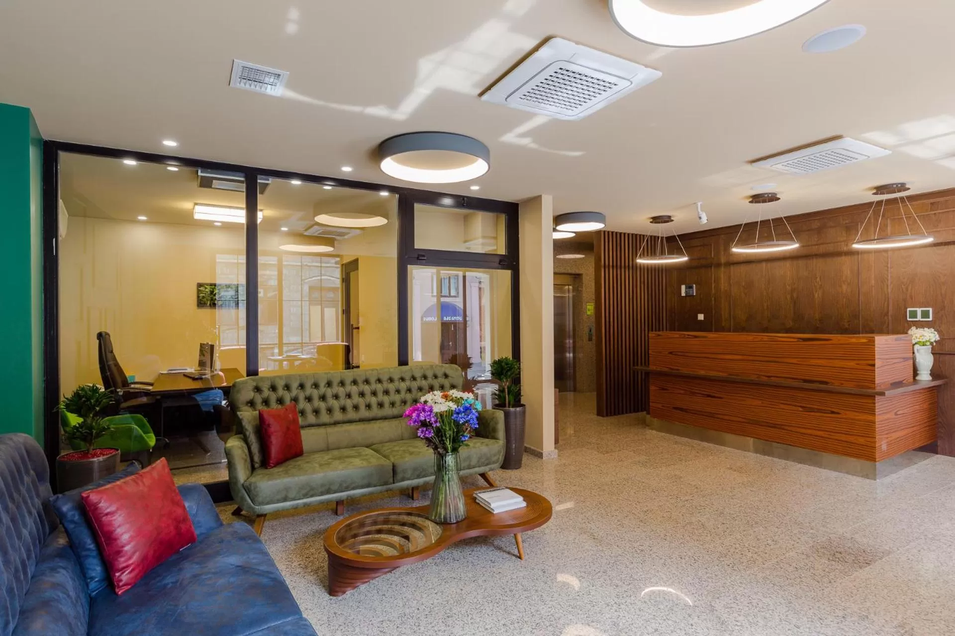 Communal lounge/ TV room, Lobby/Reception in HOTEL BLOOM