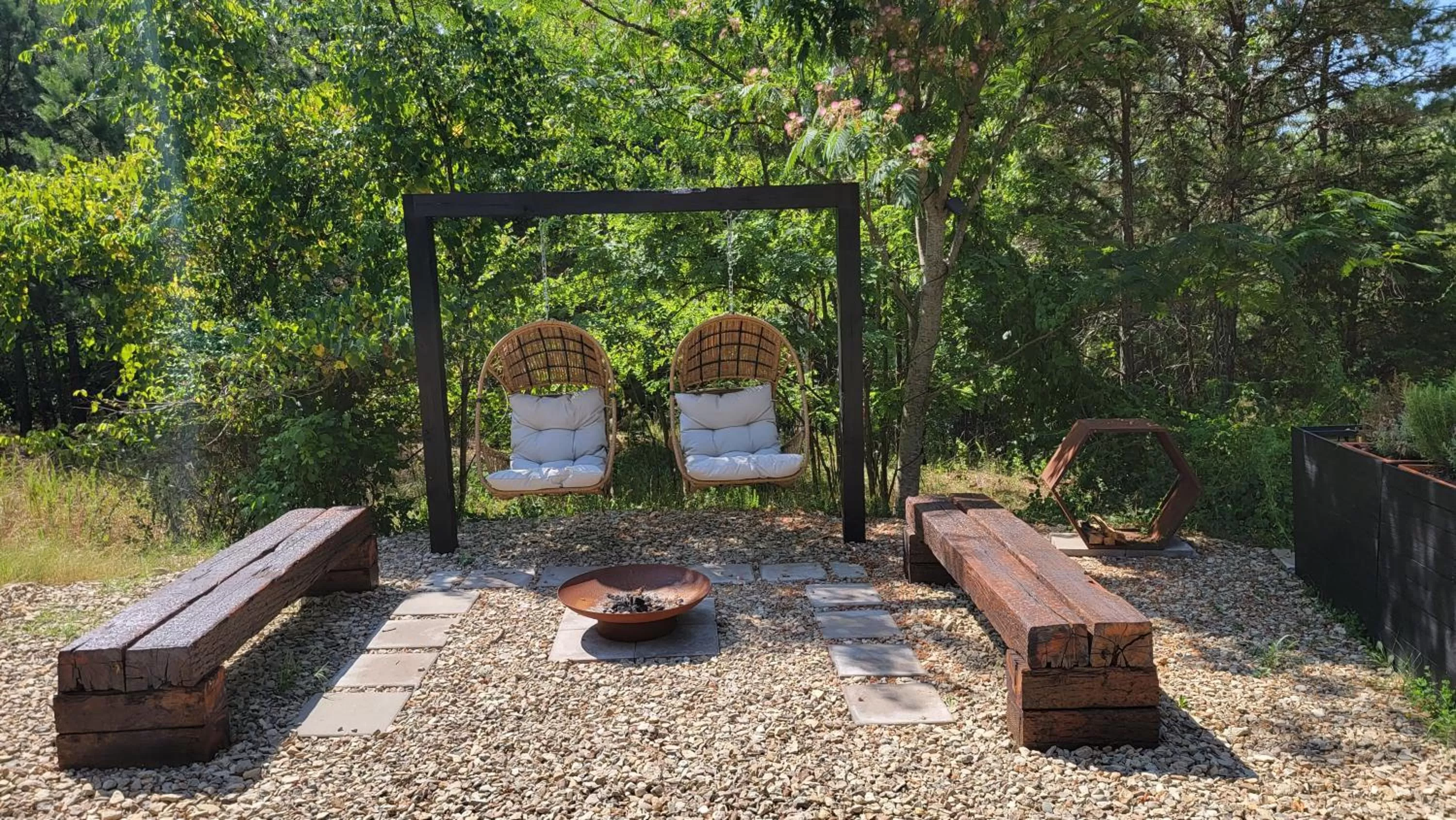 Patio in Candlewick Inn and Suites