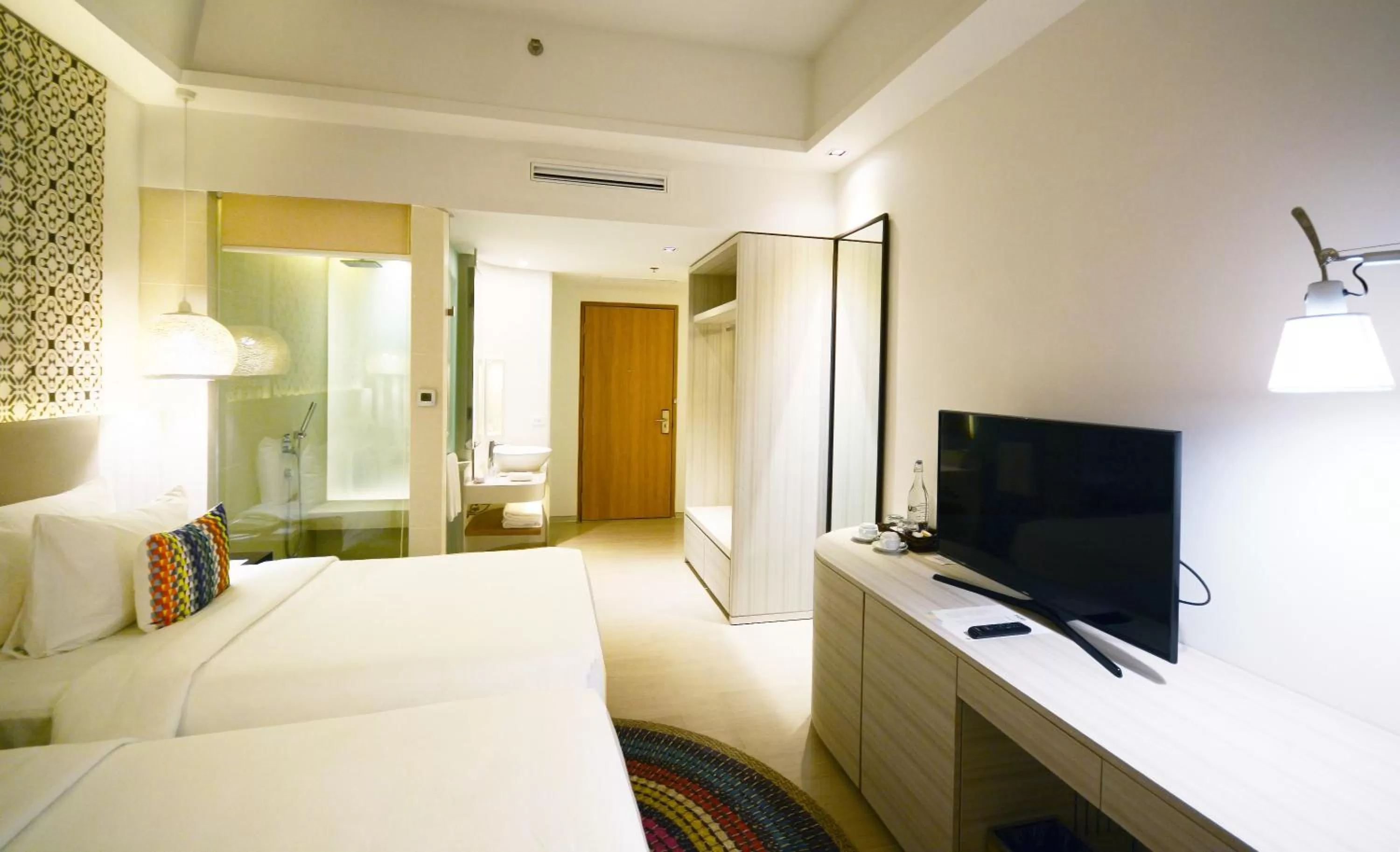 TV and multimedia, Bed in Hue Hotels and Resorts Puerto Princesa Managed by HII