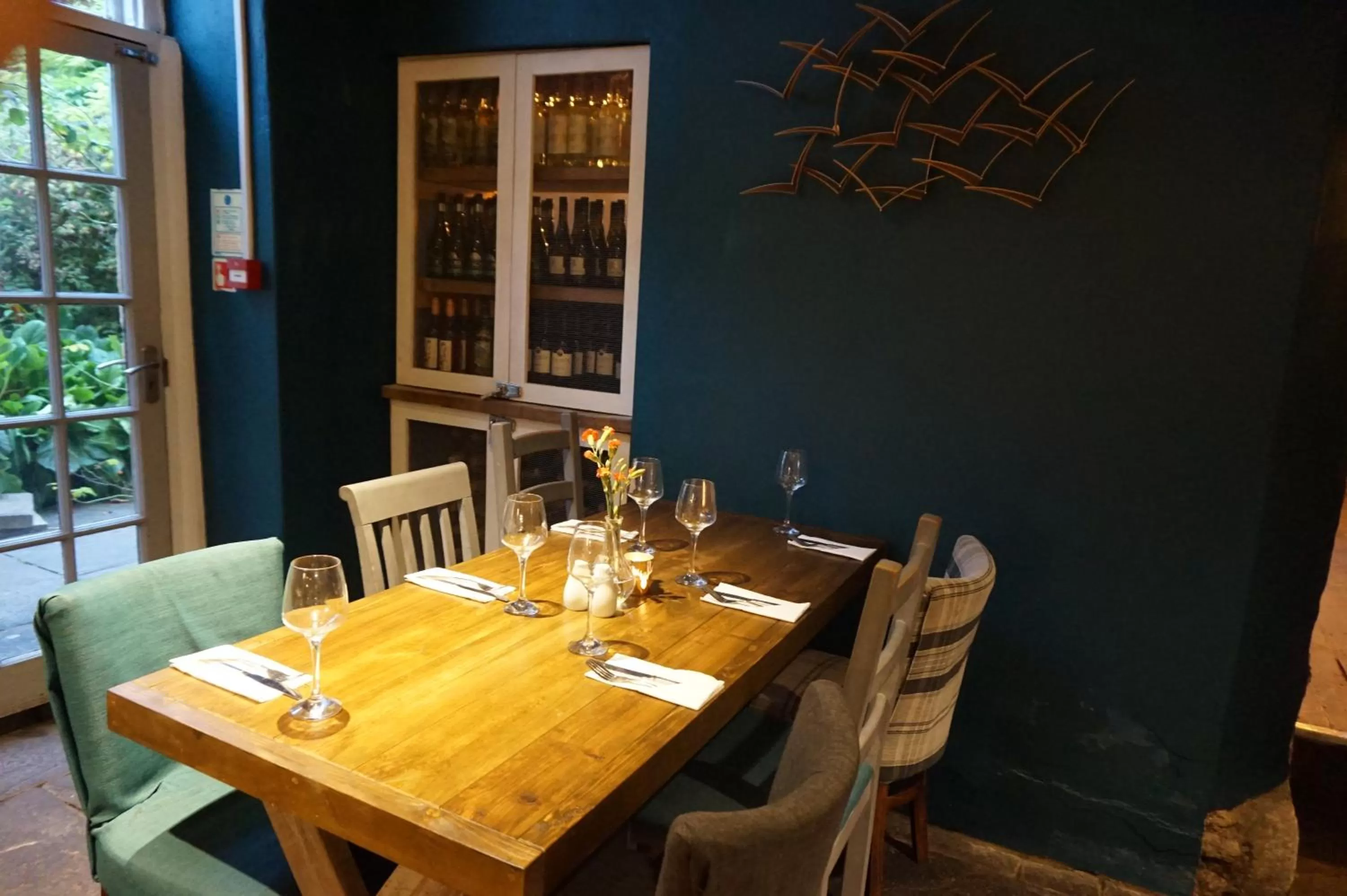 Restaurant/places to eat in The Barge Inn