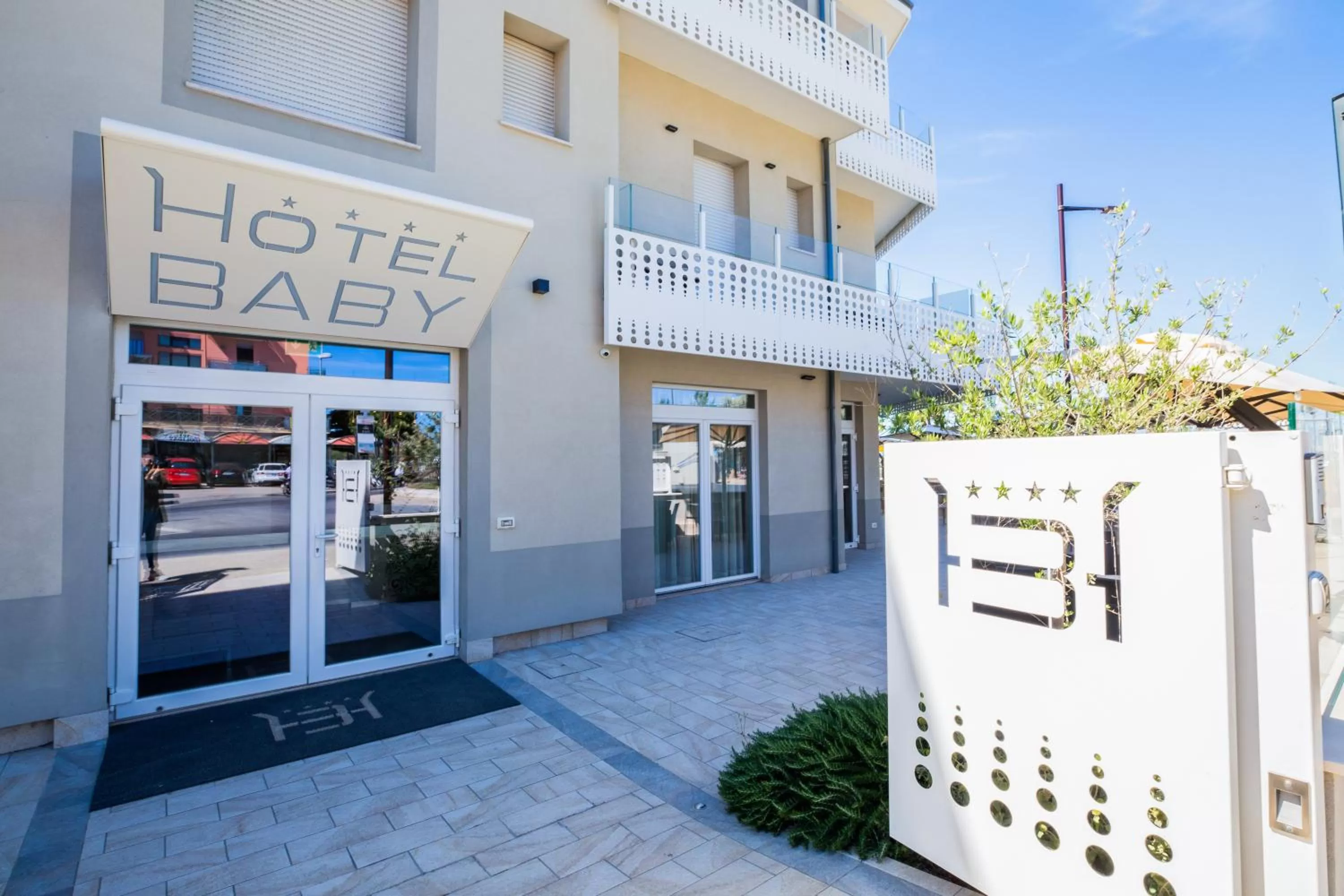 Facade/entrance in Hotel Baby