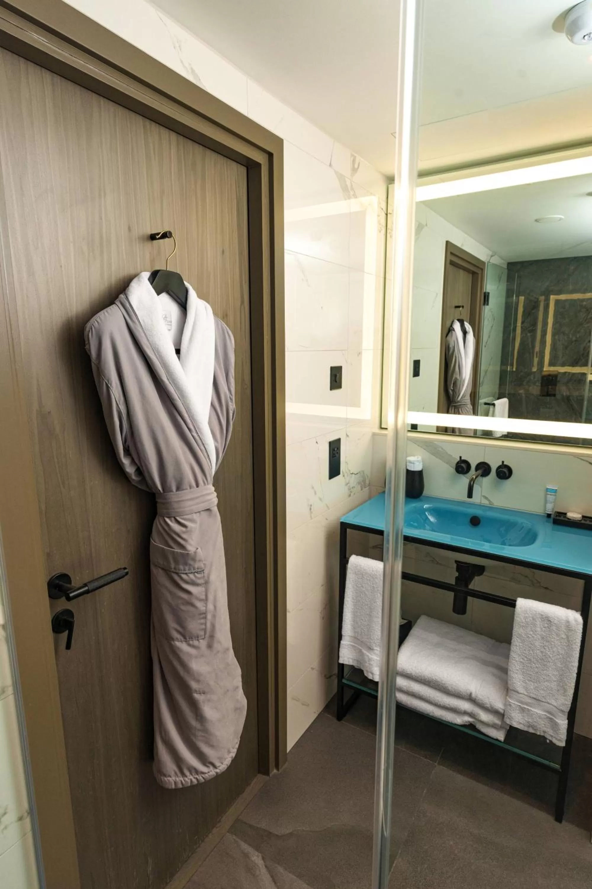 Bathroom in Middle Eight - Covent Garden - Preferred Hotels and Resorts