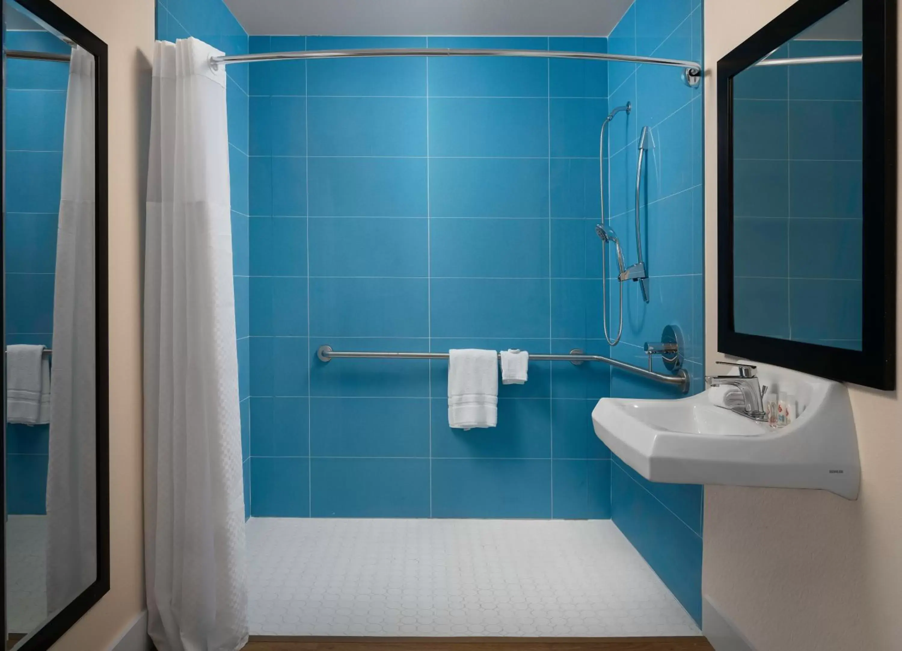 Full Beds | Mobility Accessible - New 60s Retro-Style Decor - Oceanside in Motel 6-Santa Barbara, CA - Beach Full Beds | Mobility Accessible - New 60s Retro-Style Decor - Oceanside in Motel 6-Santa Barbara, CA - Beach