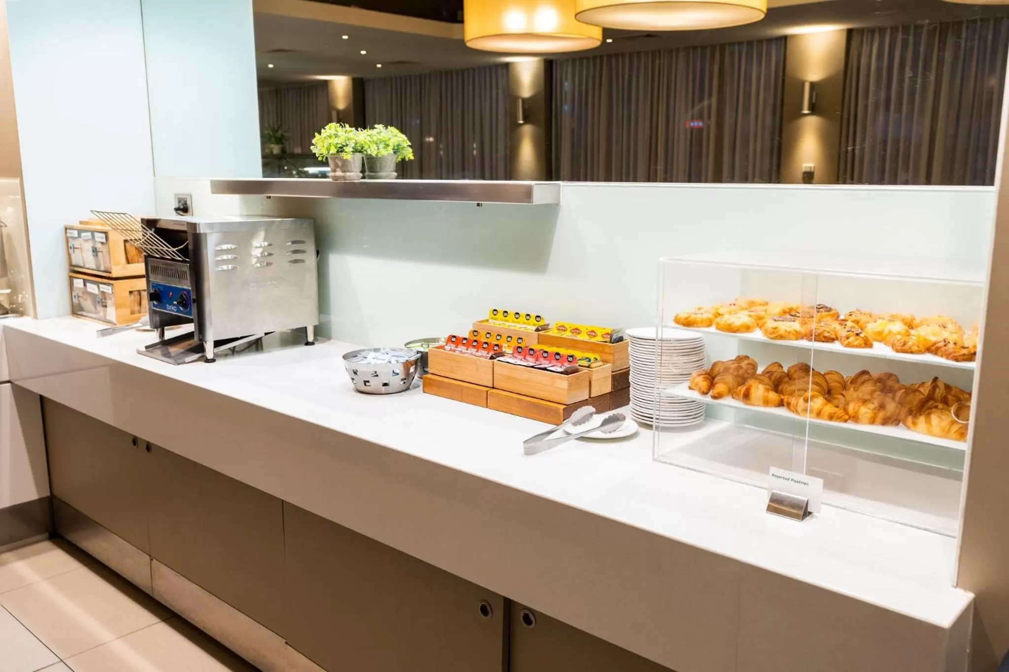 Restaurant/places to eat in Holiday Inn Parramatta by IHG