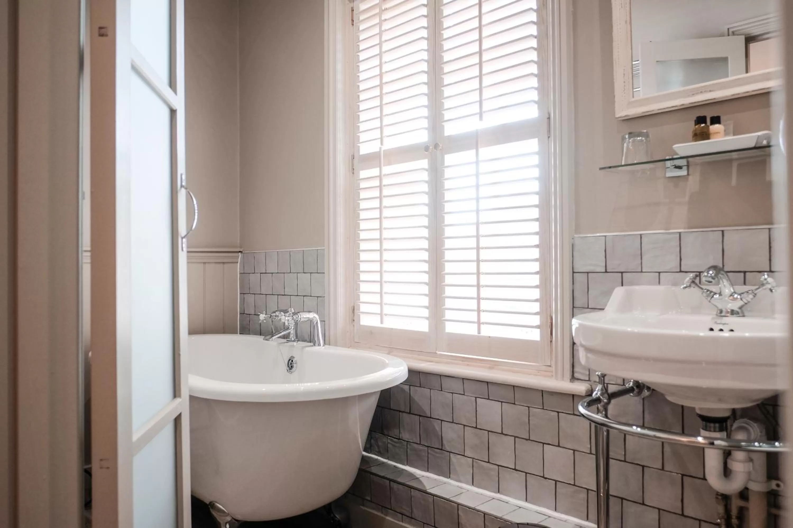 Bathroom in Swan Hotel