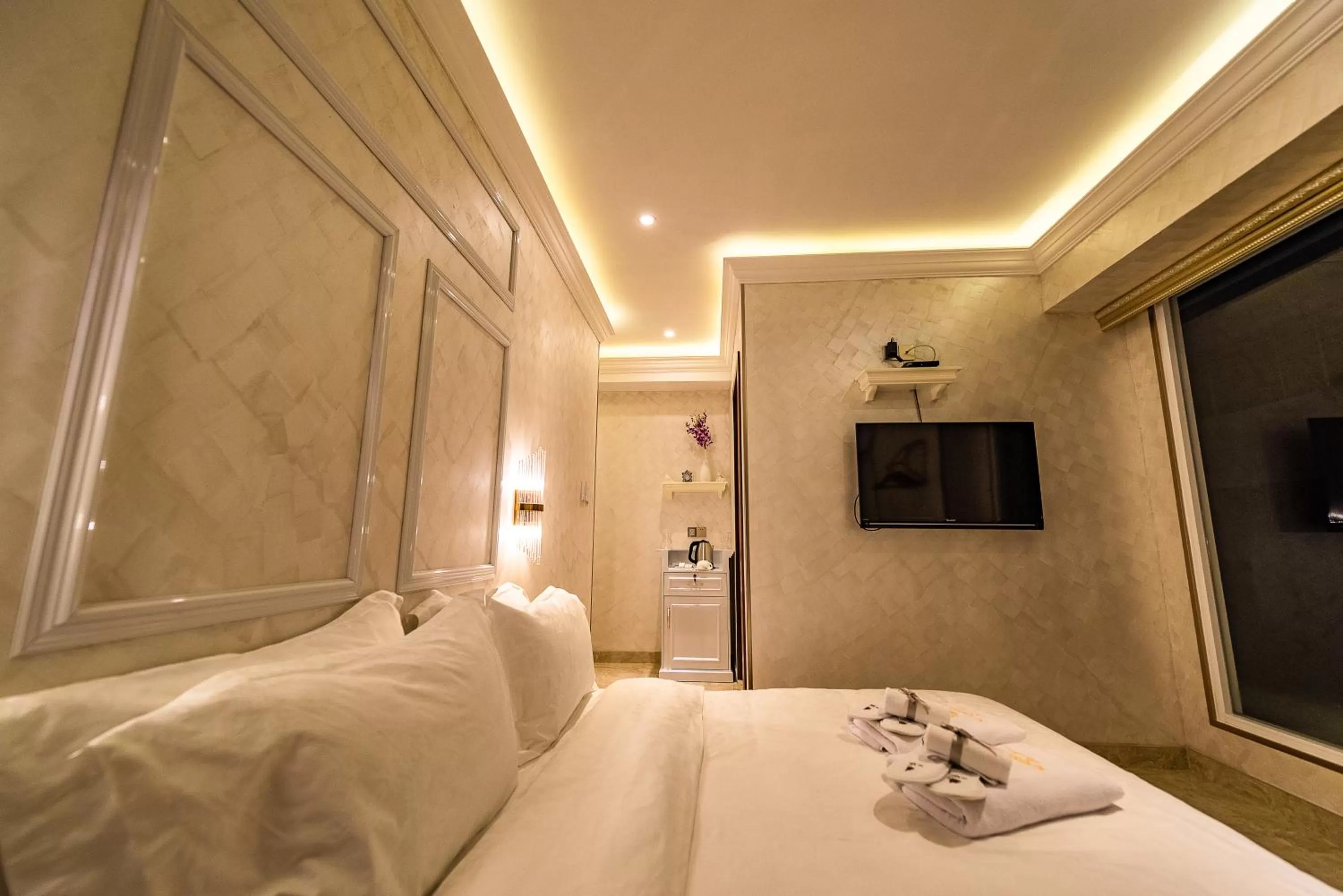 Bedroom, Bed in AC Residence - Behind Cititel Hotel