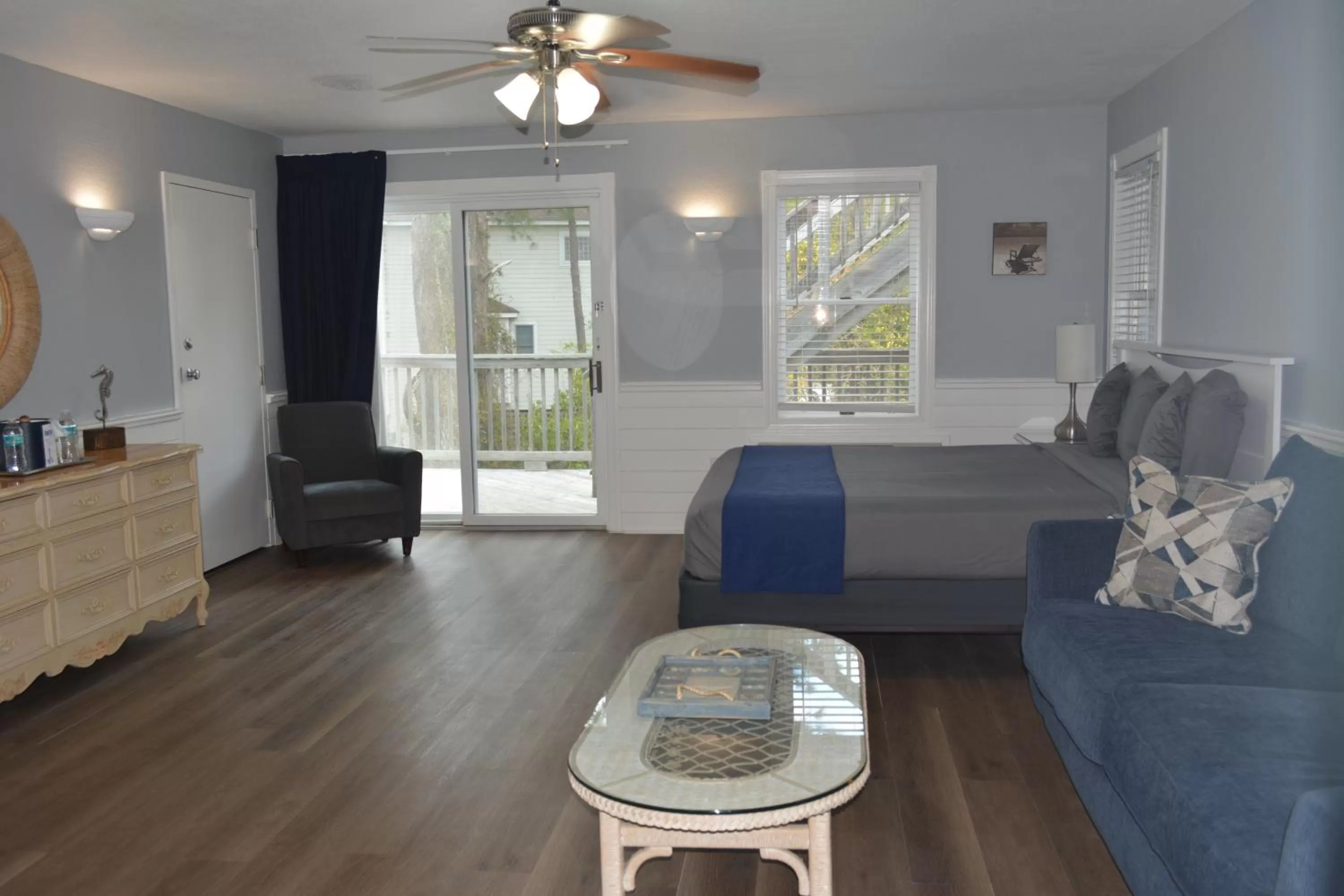 King Studio with Sofa Bed in The Inn at Corolla