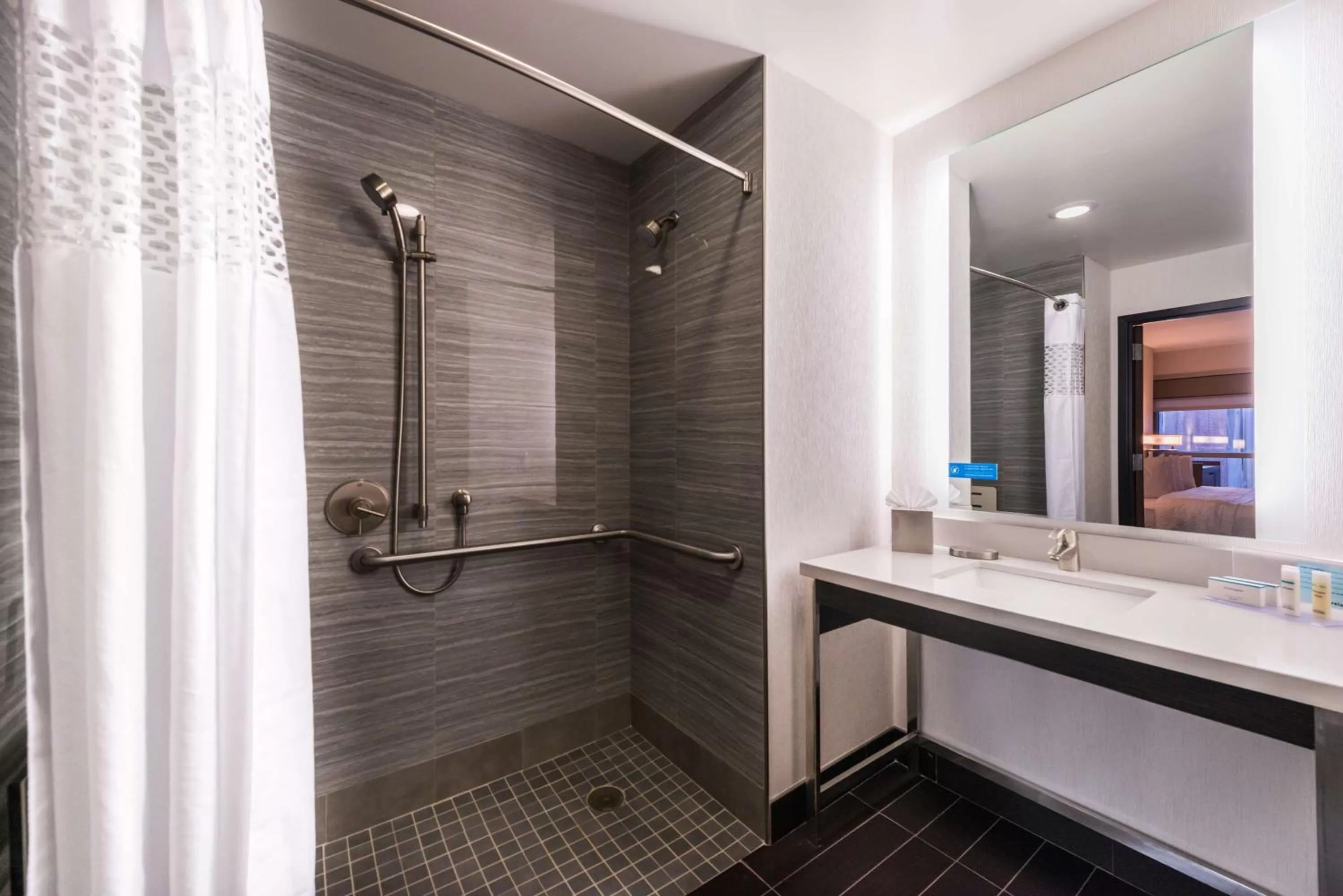 Bathroom in Hampton Inn San Francisco Downtown/Convention Center