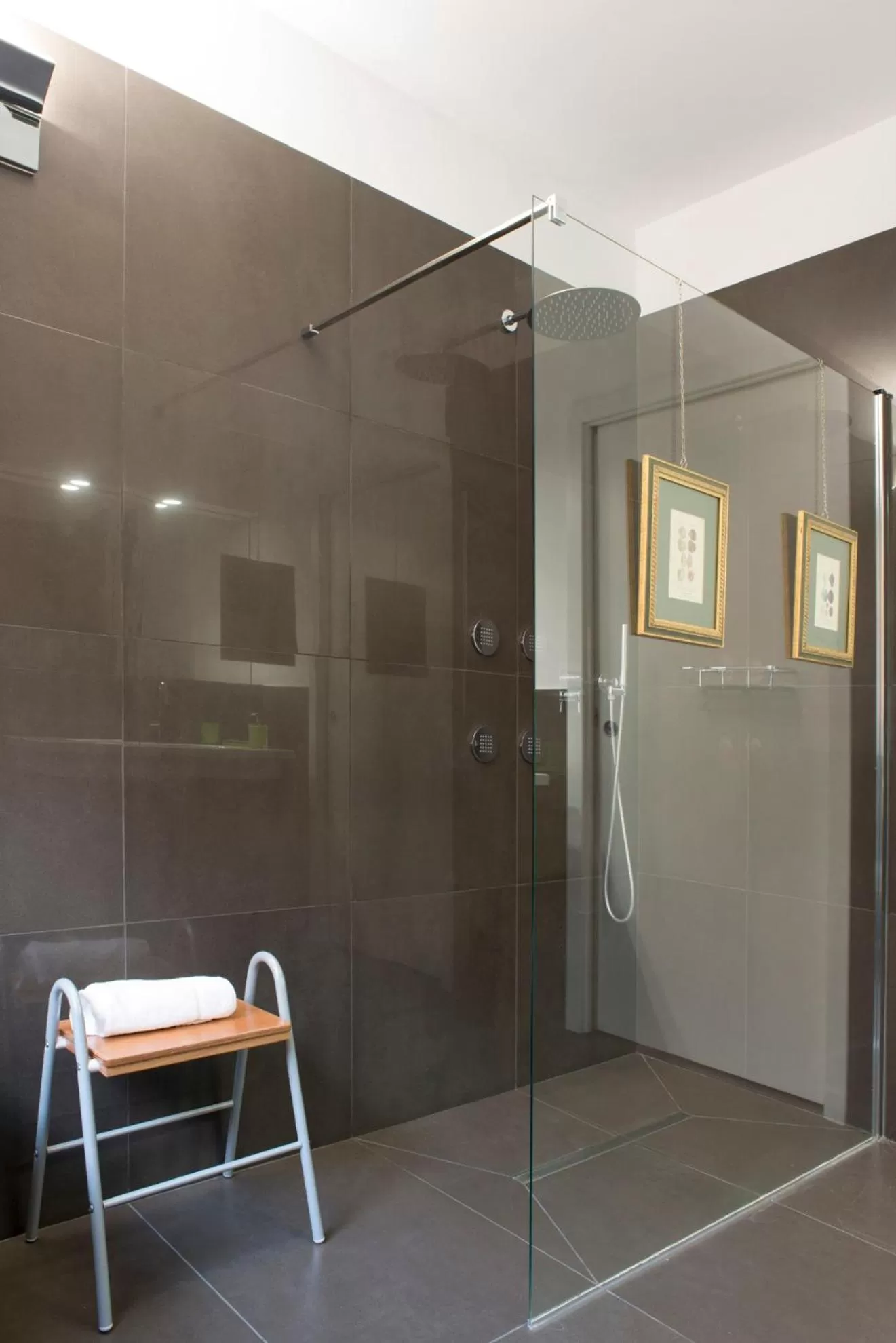 Shower in Principessa Mafalda