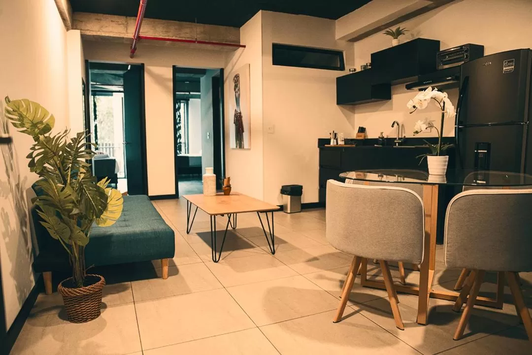 Living room, Kitchen/Kitchenette in The Coffee Club